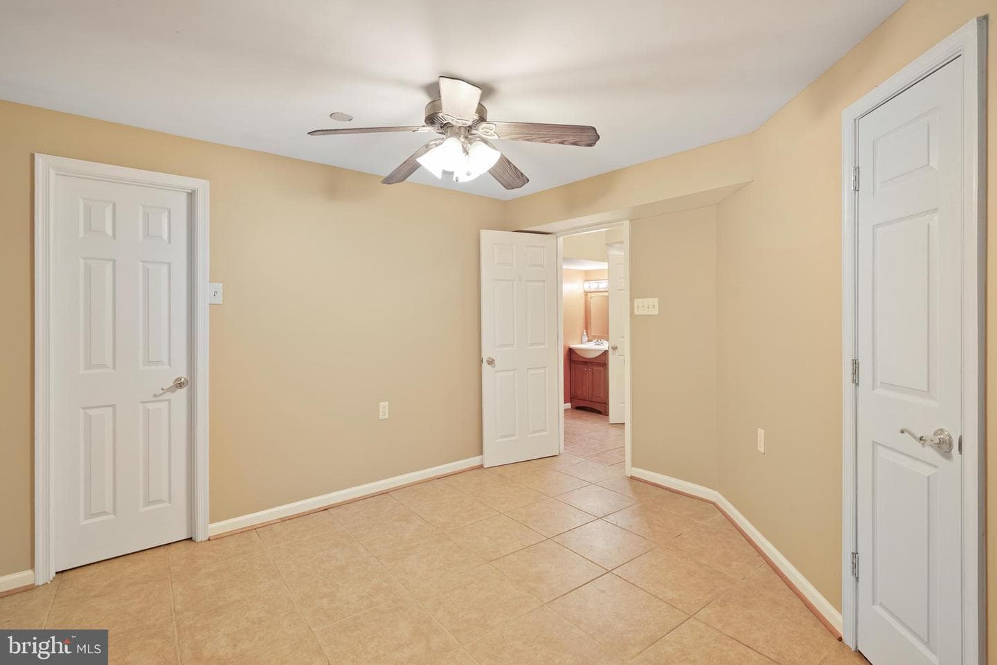 4900 Webfoot Court photo 29