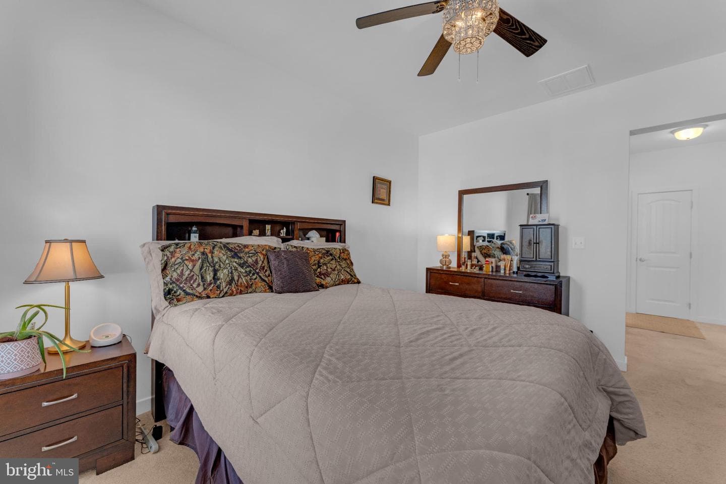 56 Camden Circle photo 10