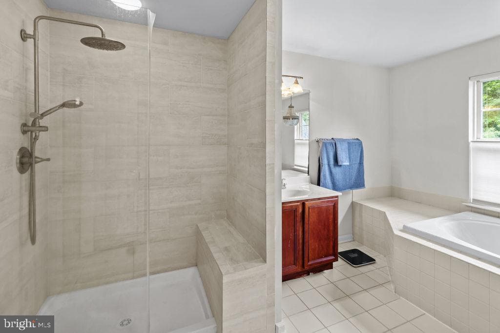 8085 Norwich Court photo 64