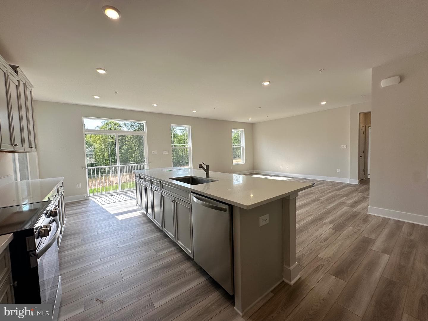 5340 Newport Circle photo 8