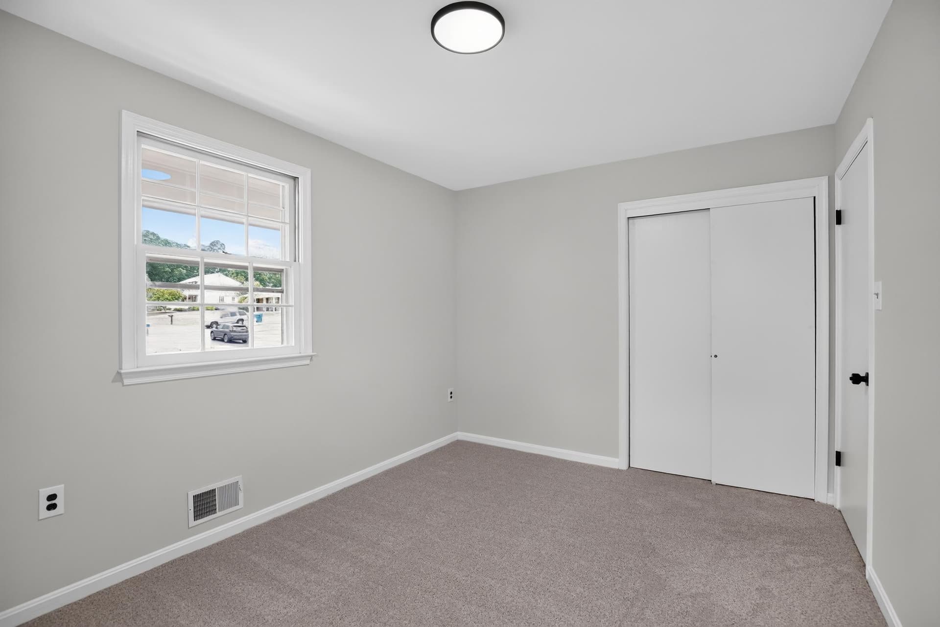 2260 Bridle Path Drive photo 12