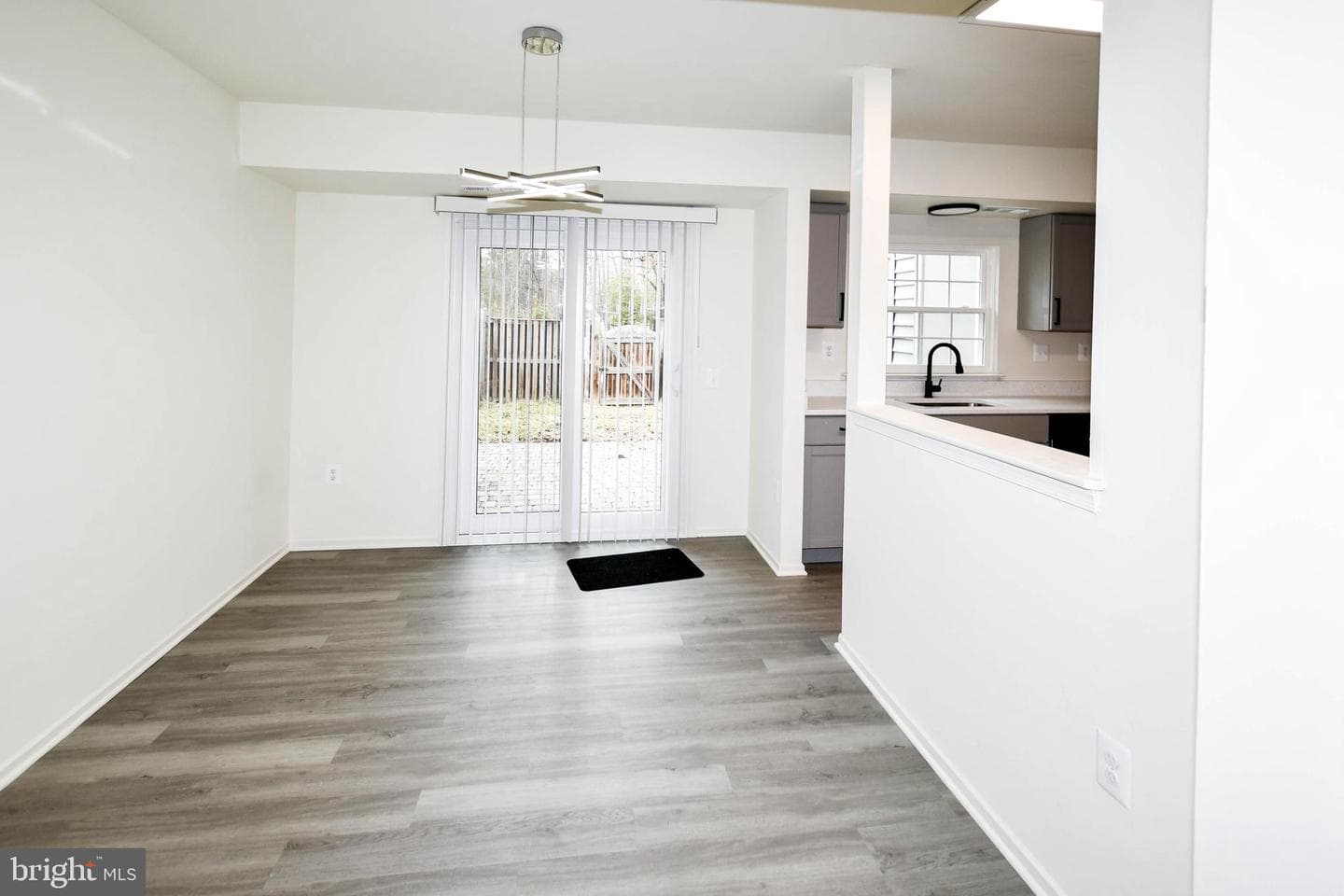 3705 Kempsford Field Place photo 12
