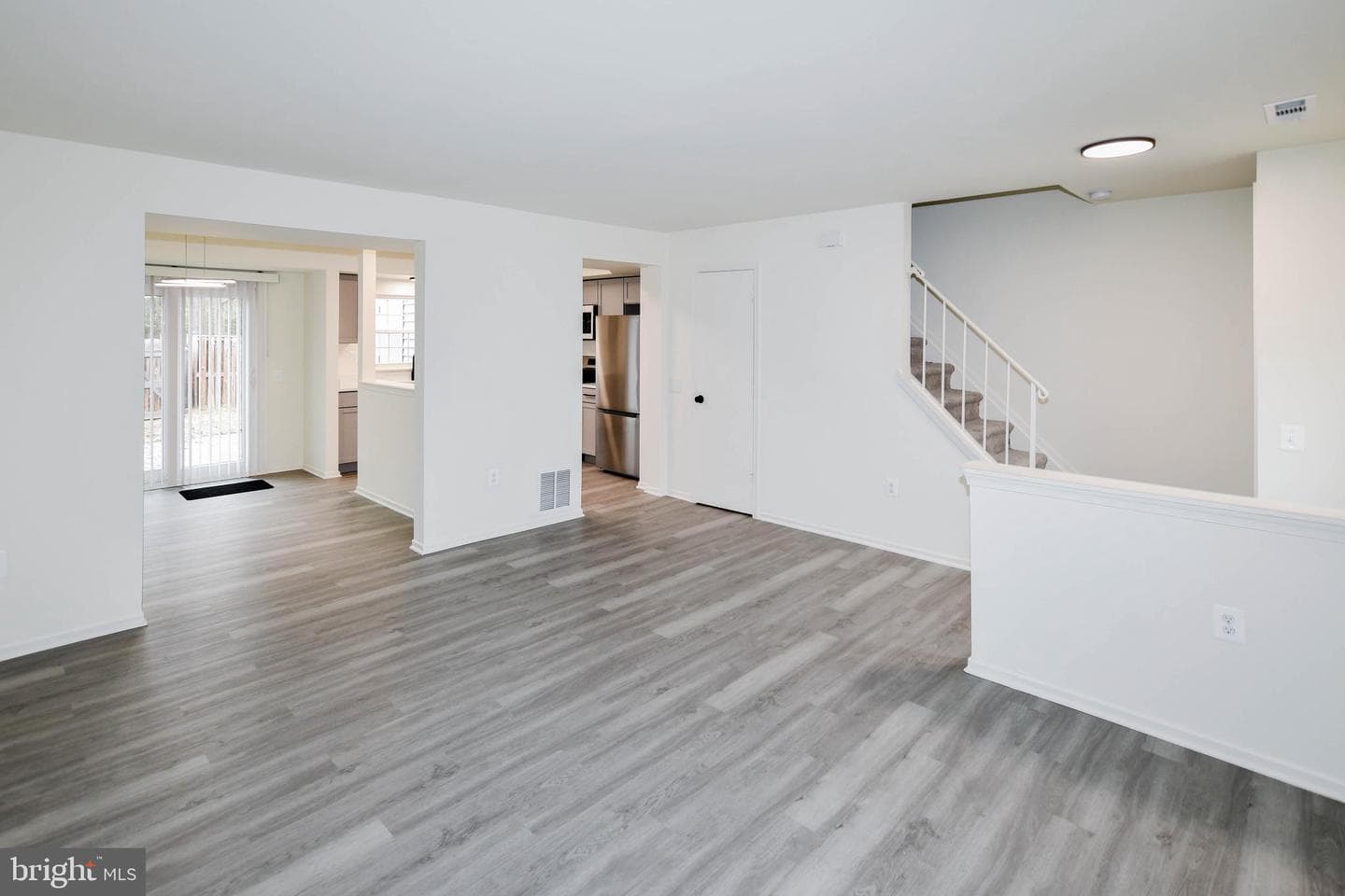 3705 Kempsford Field Place photo 5