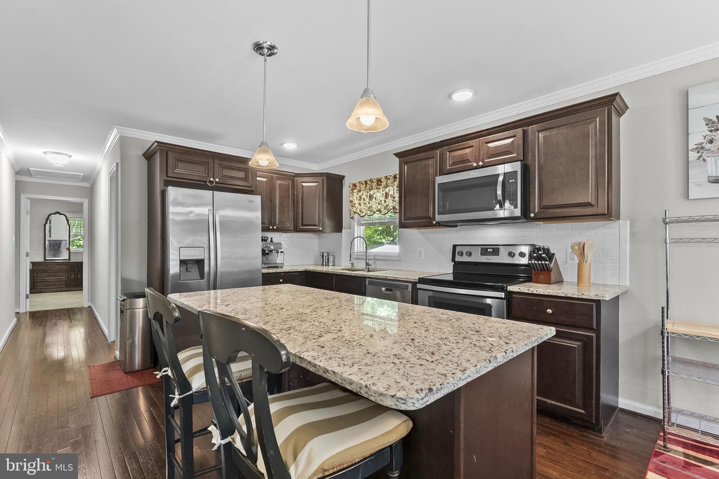 8505 Warren Drive photo 4