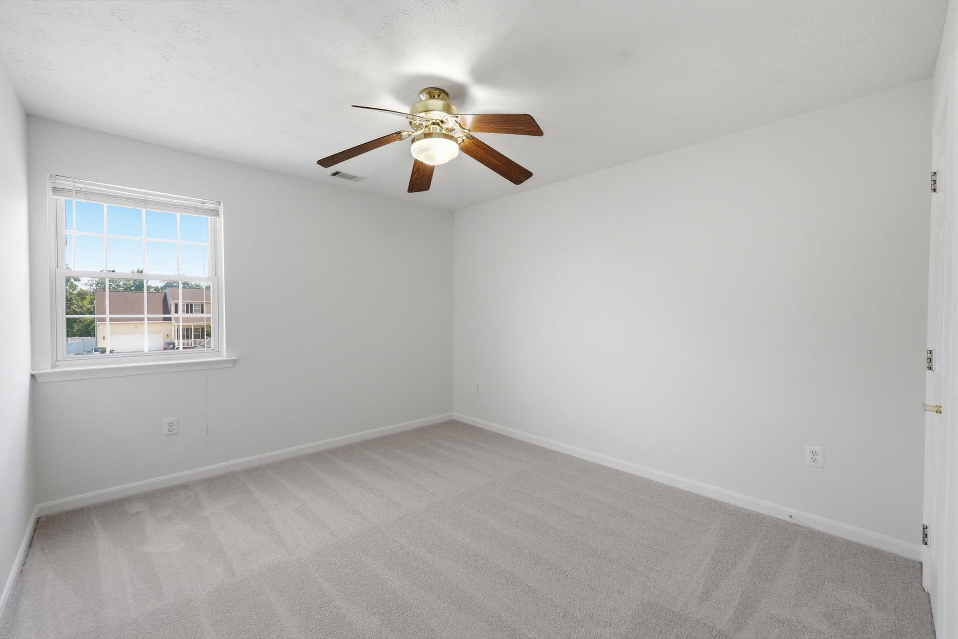 2701 Cotoneaster Court photo 23