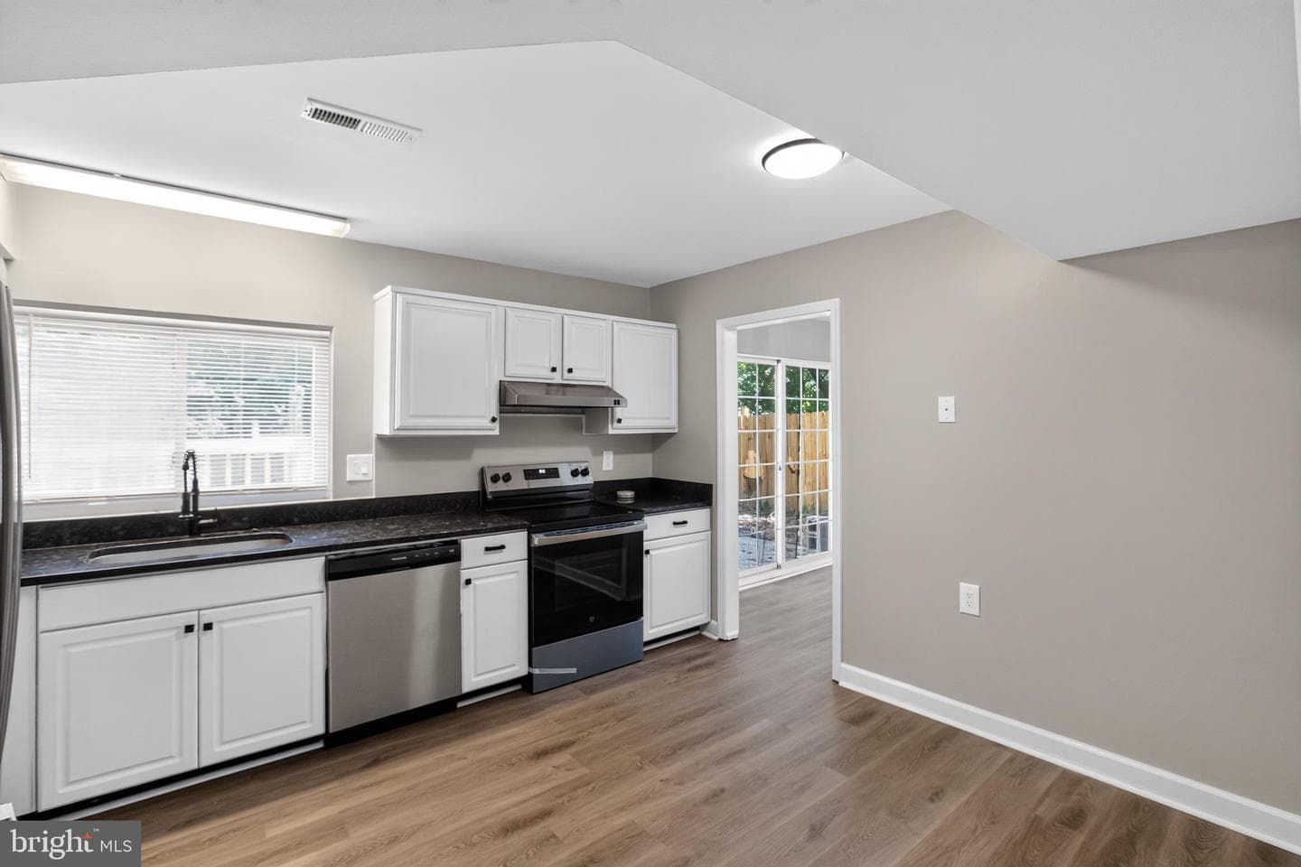 2421 York Court photo 10