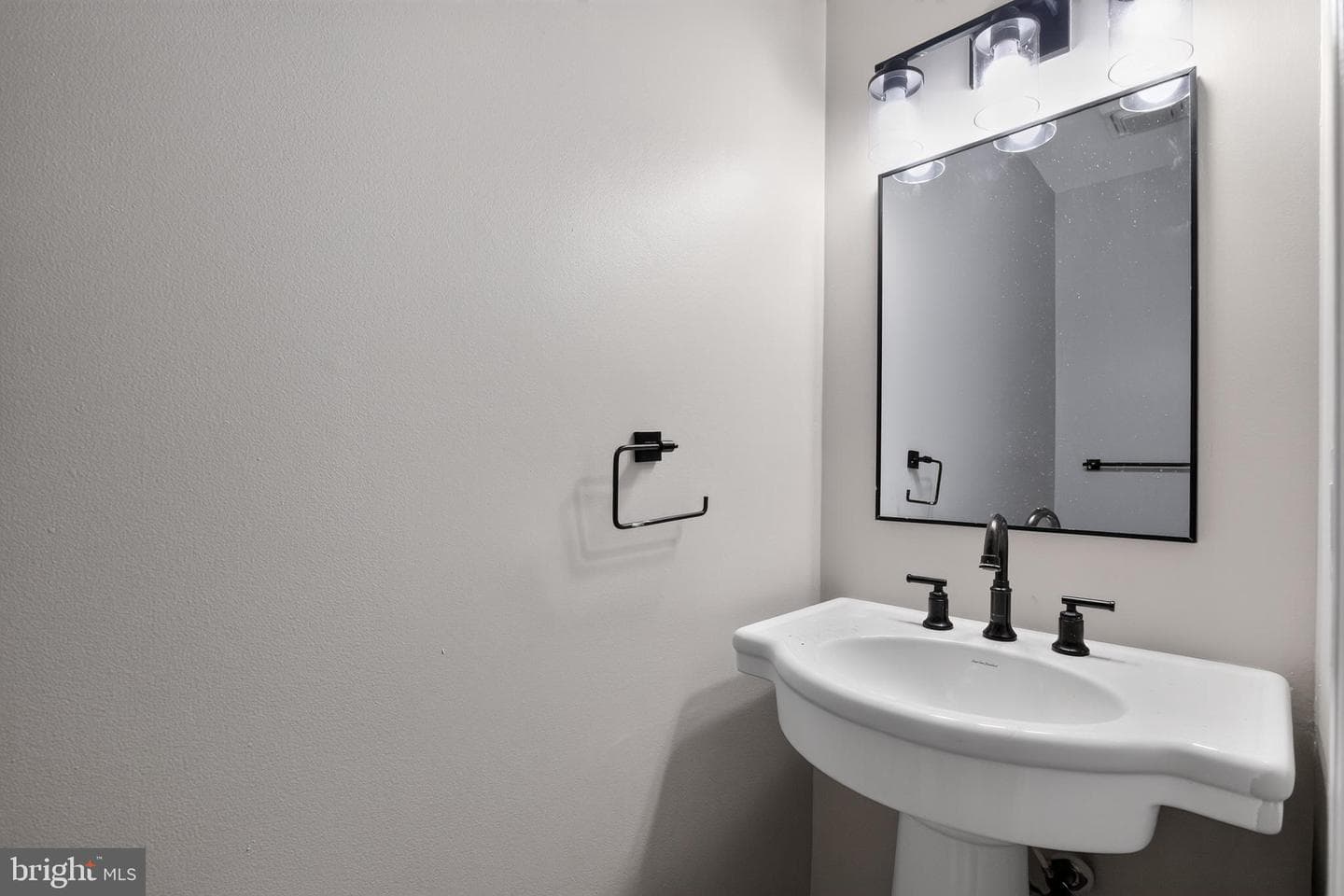 2421 York Court photo 25