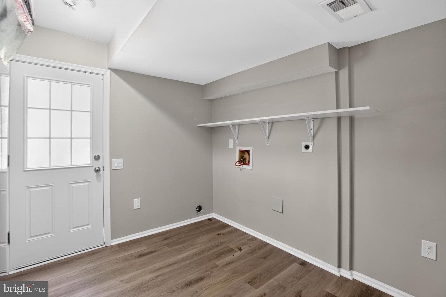 2421 York Court photo 27