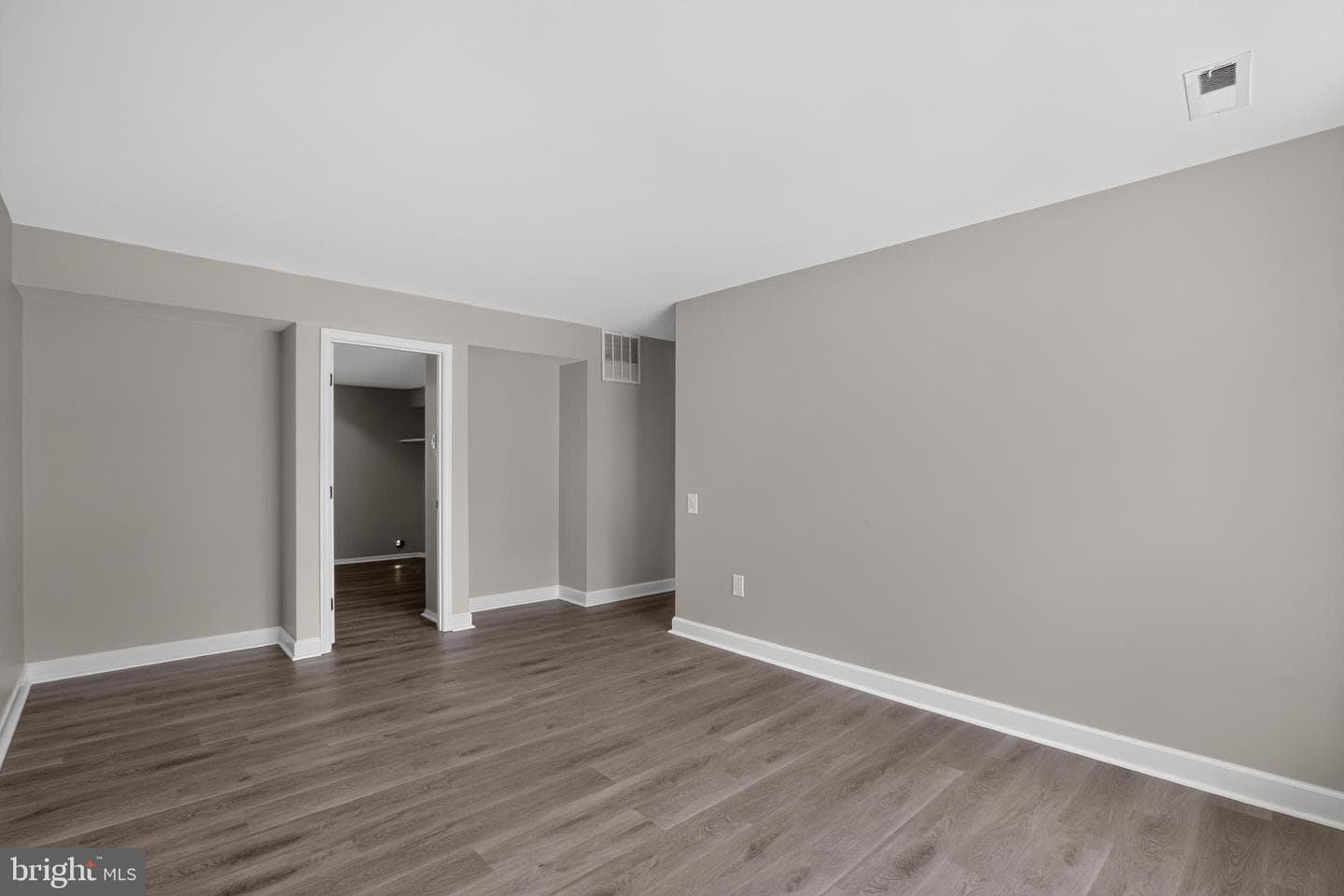2421 York Court photo 28