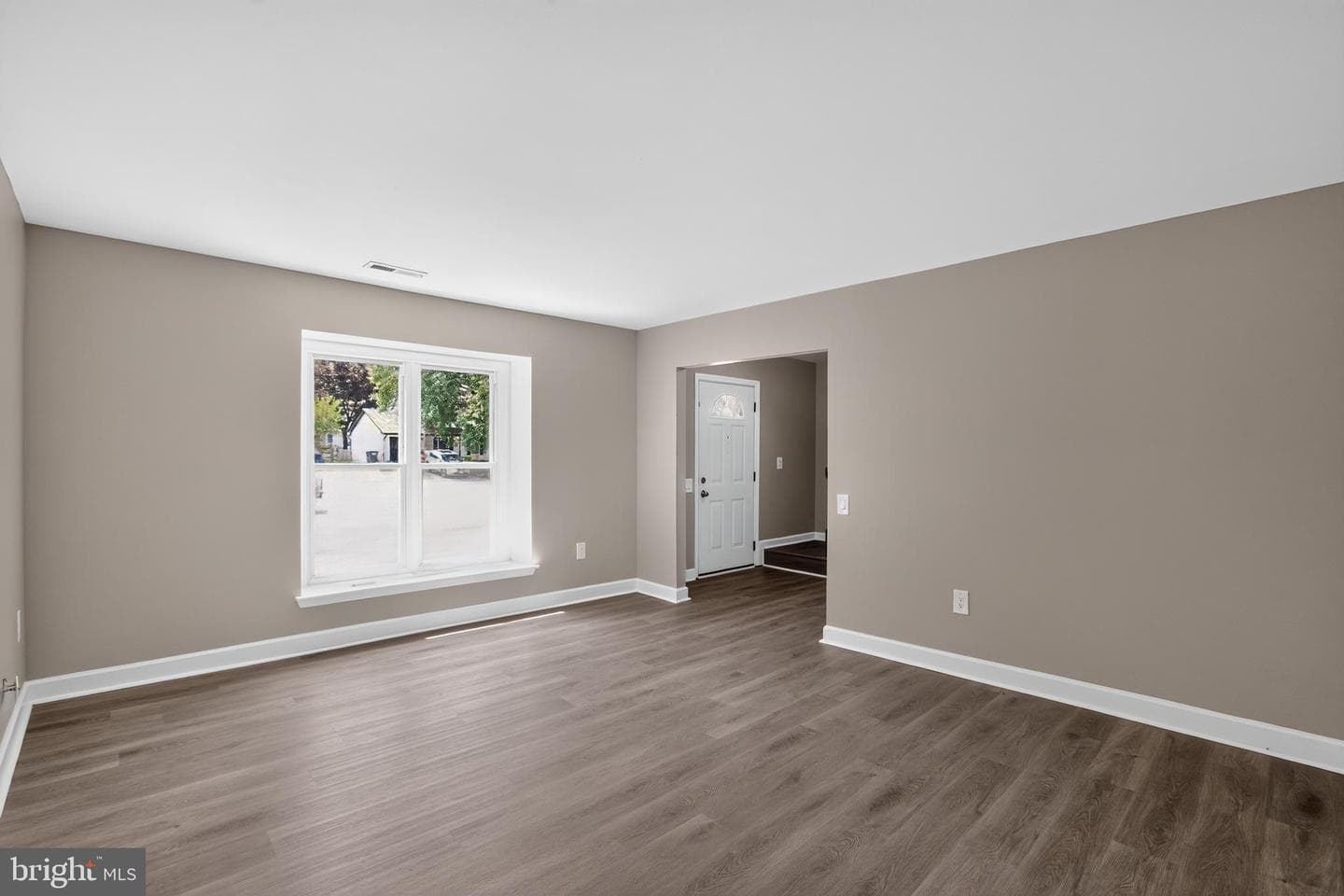 2421 York Court photo 6
