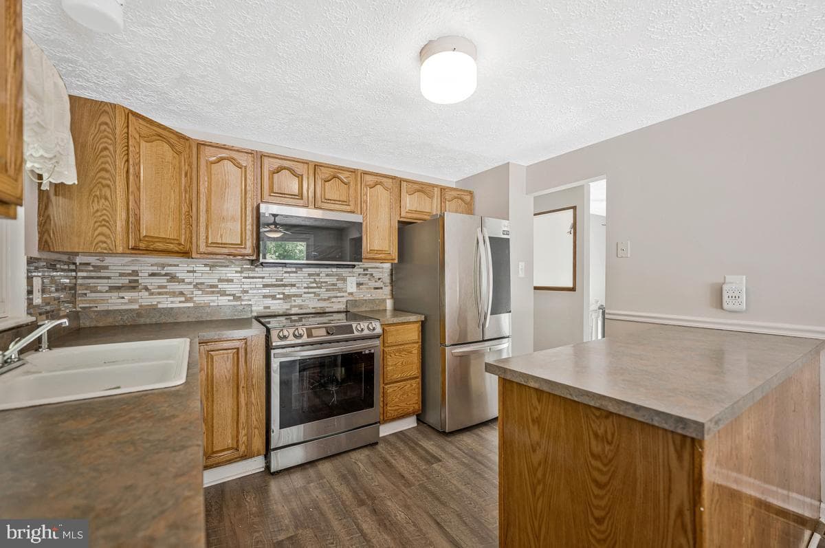 2300 Valley Oak Court photo 10