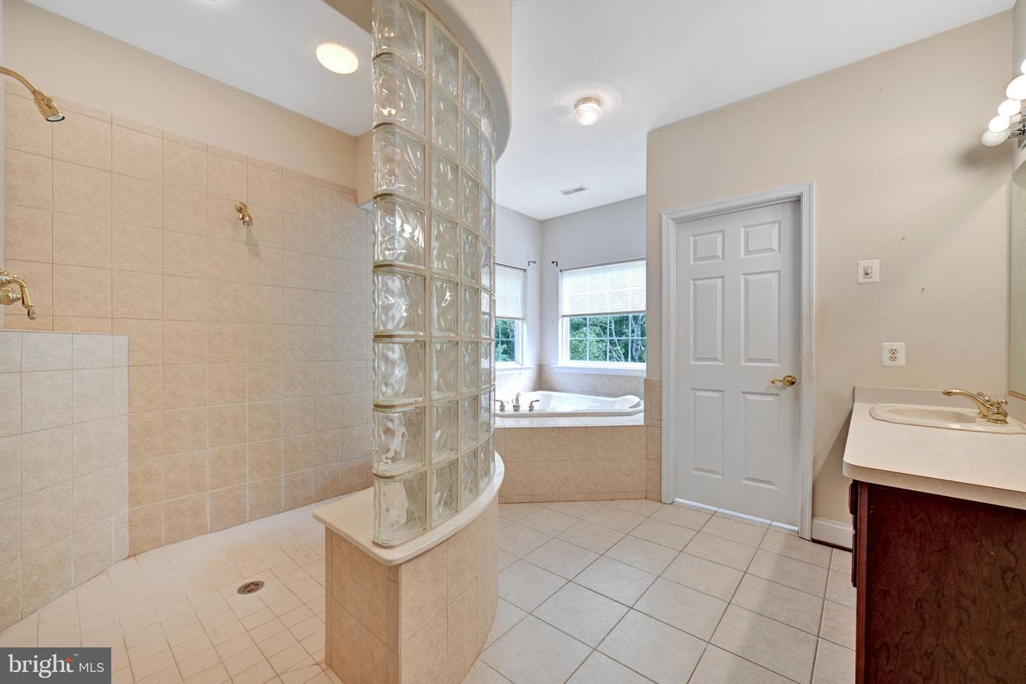 7980 Norwich Court photo 5