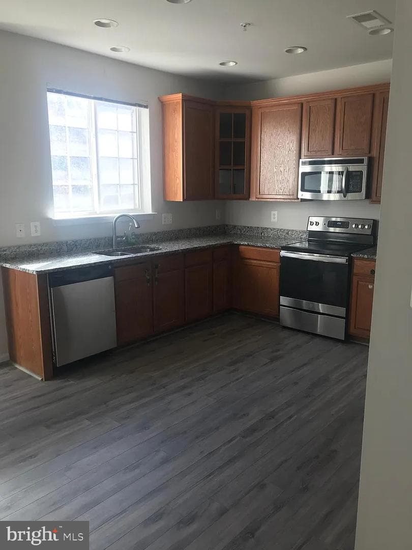 6962 Sparks Court photo 4