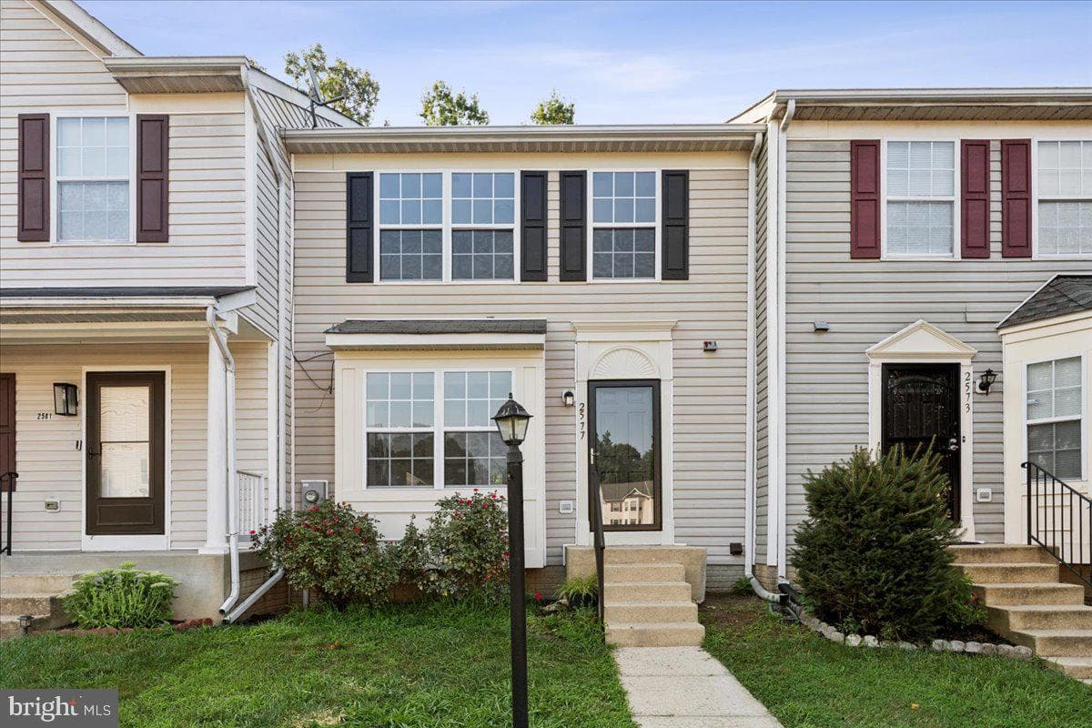 2577 Bolinbrook Court photo 1