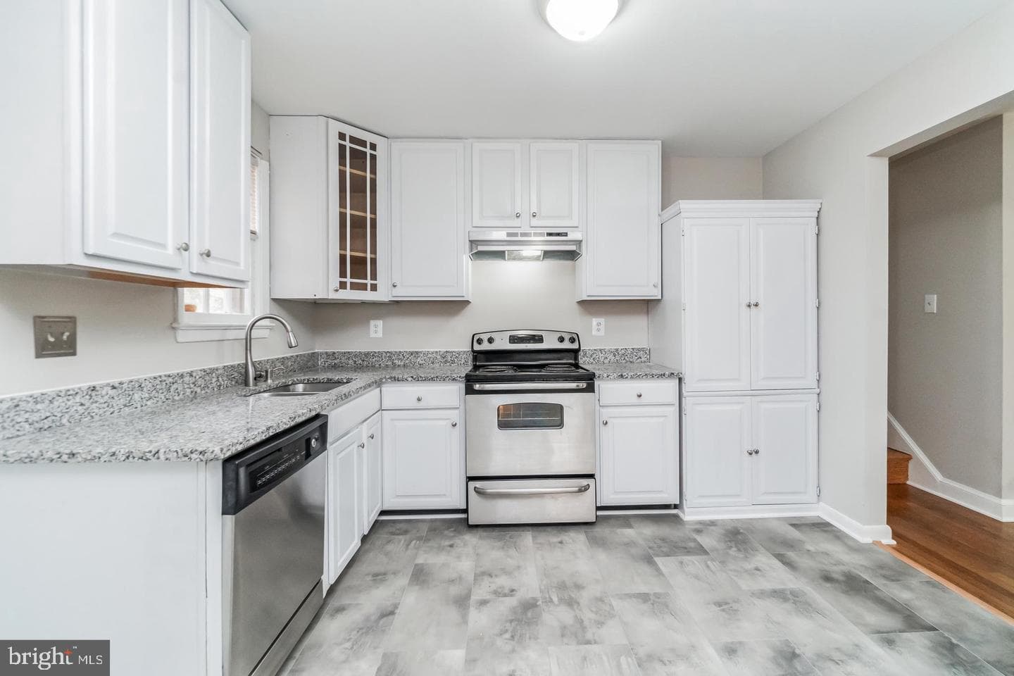 5 Maple St photo 5