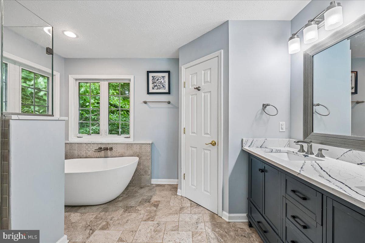 16956 Rivers Reach Lane photo 5