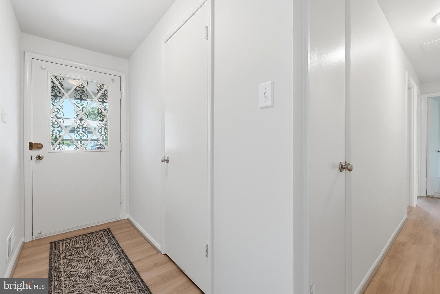 5509 Jeffrey Circle photo 3
