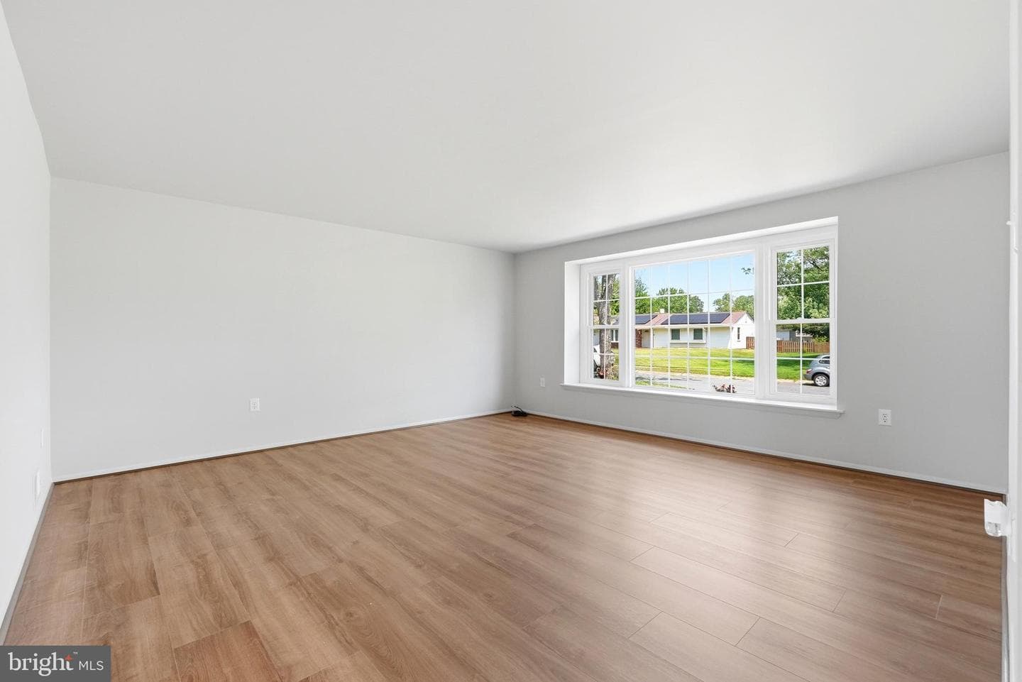 5509 Jeffrey Circle photo 4
