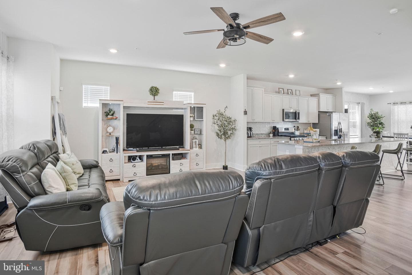 4136 Skipton Place photo 11