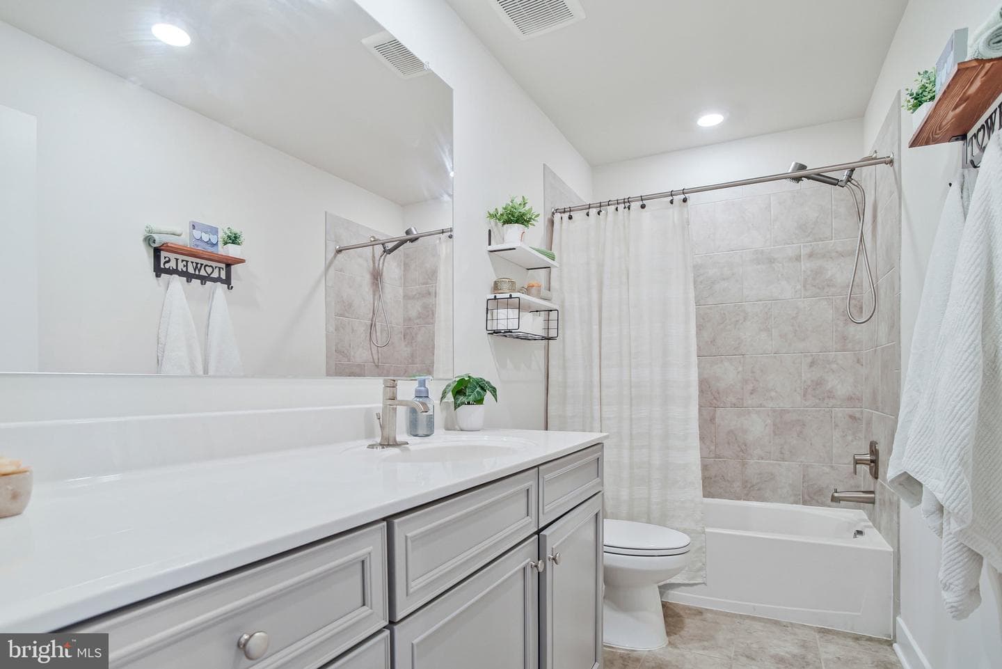 4136 Skipton Place photo 17
