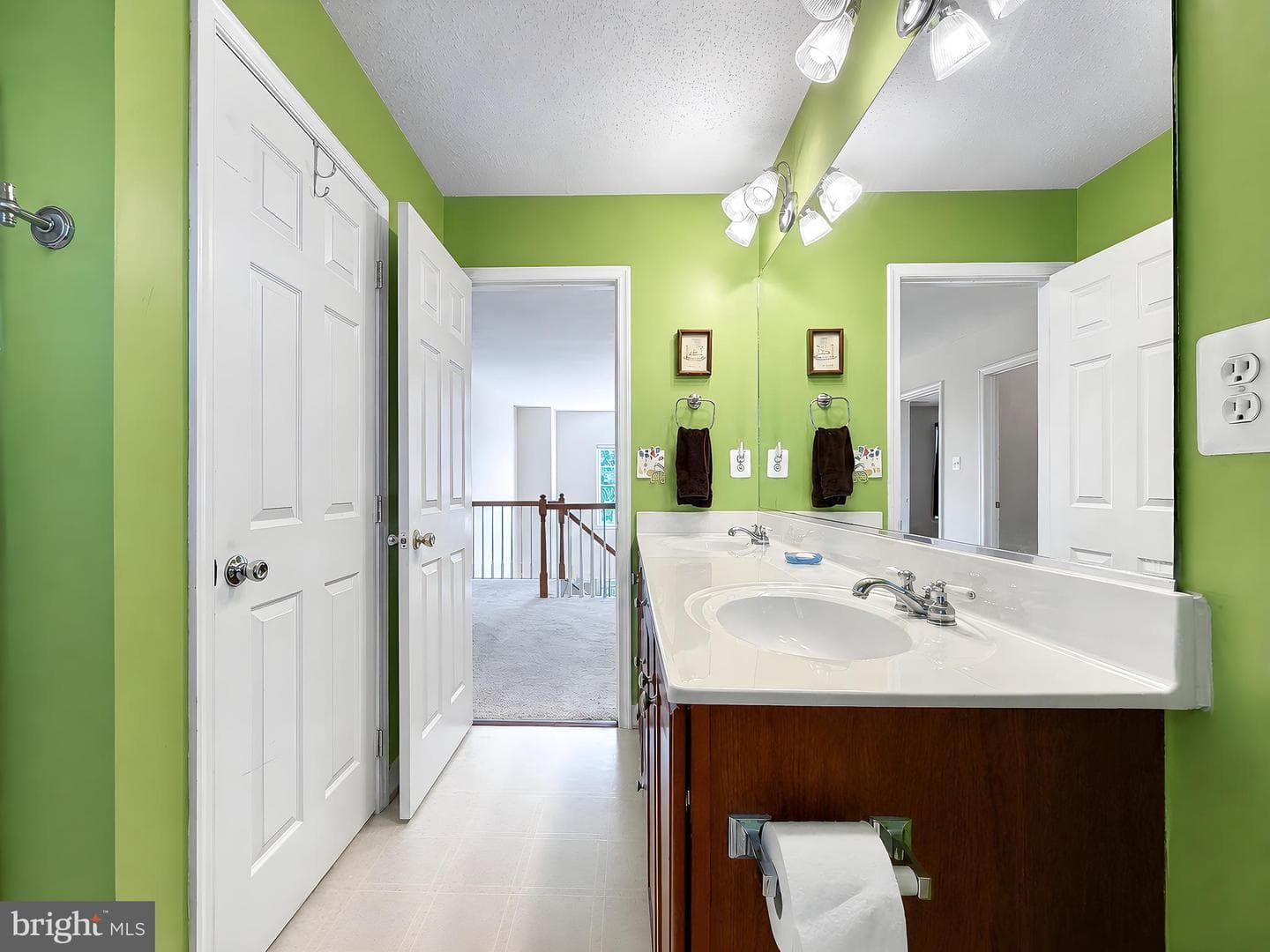 1002 Canterbury Lane photo 58