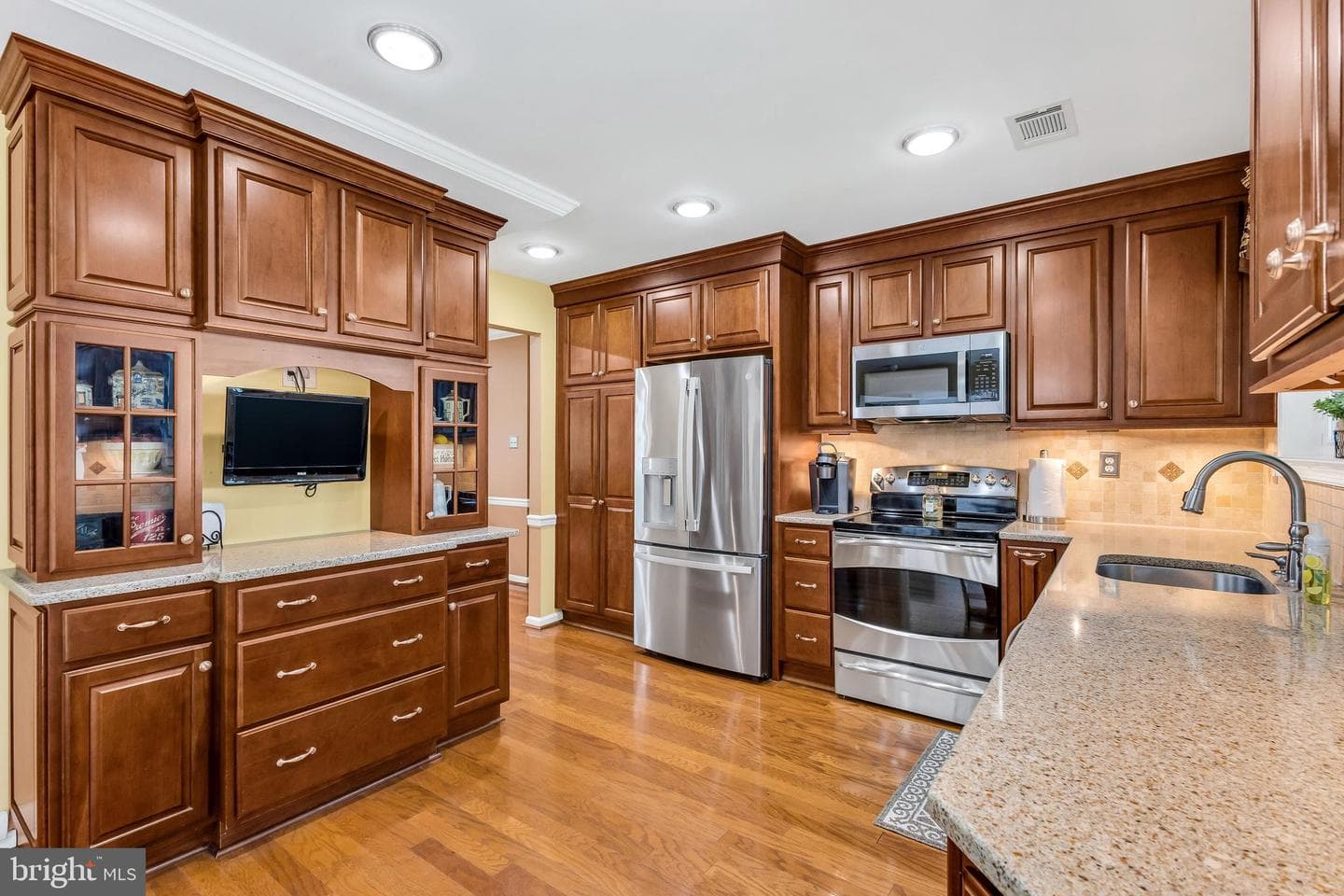 207 Persimmon Court photo 7
