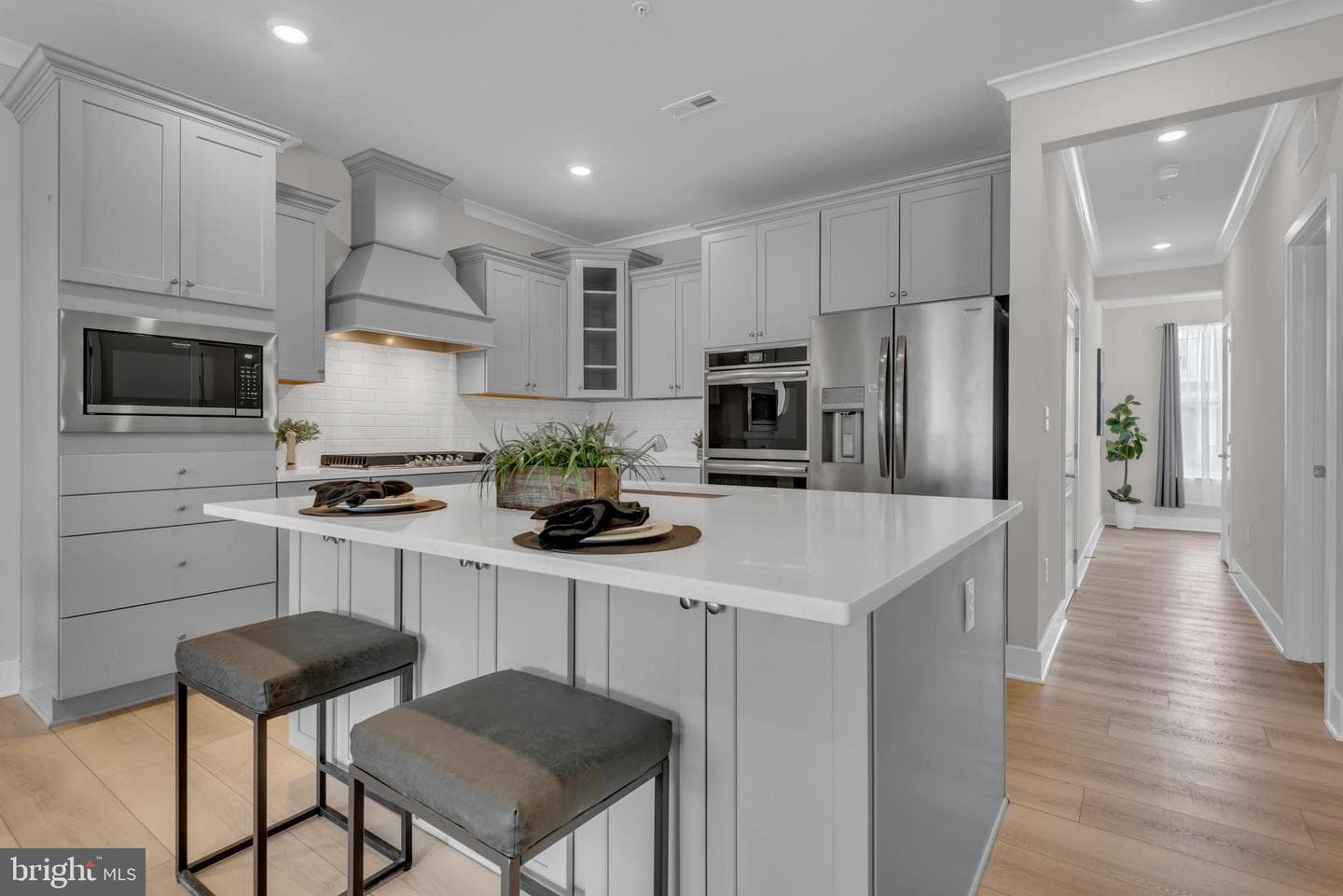 10722 Great Lakes Pl, White Plains