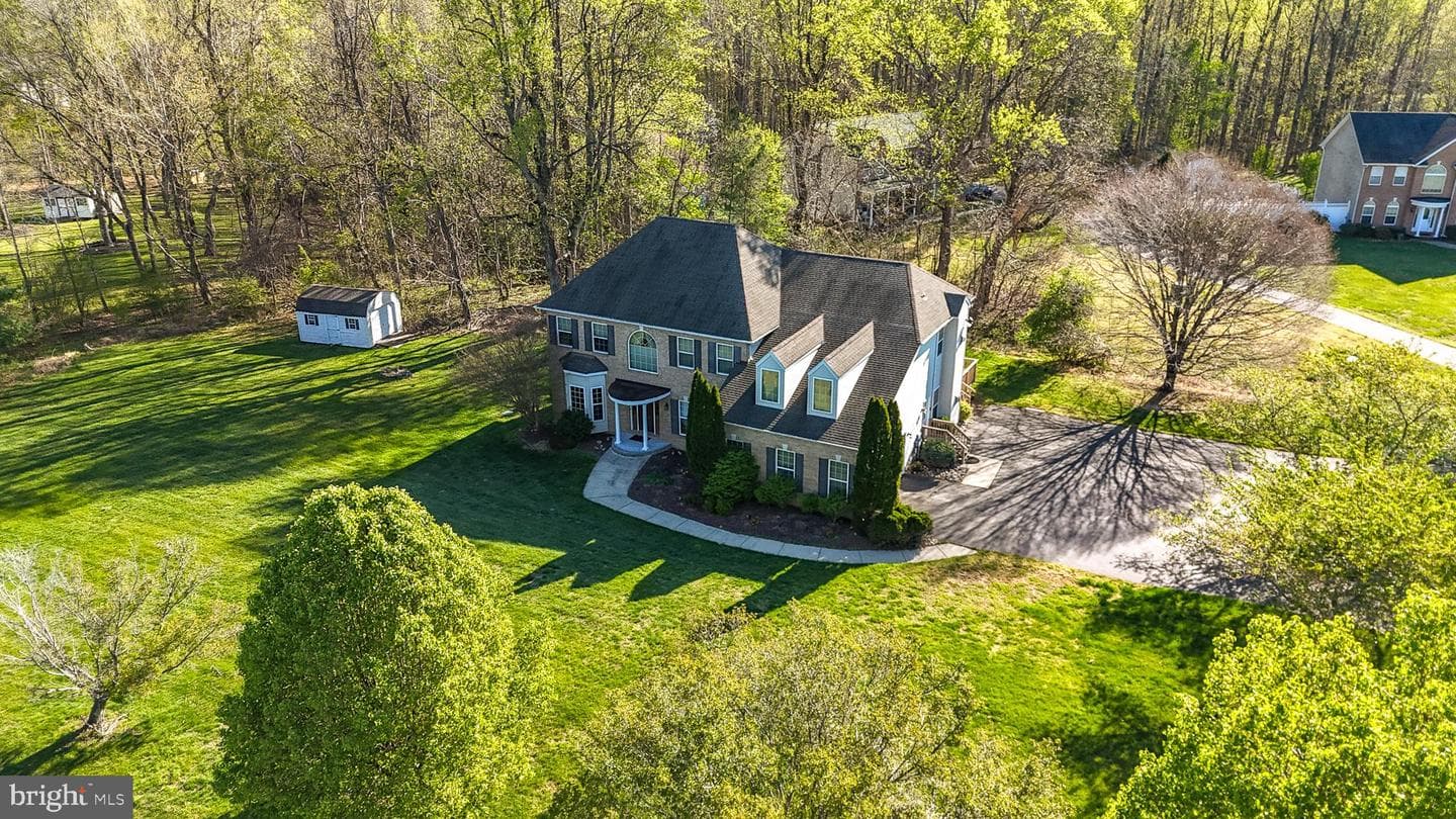 4900 Webfoot Court photo 3