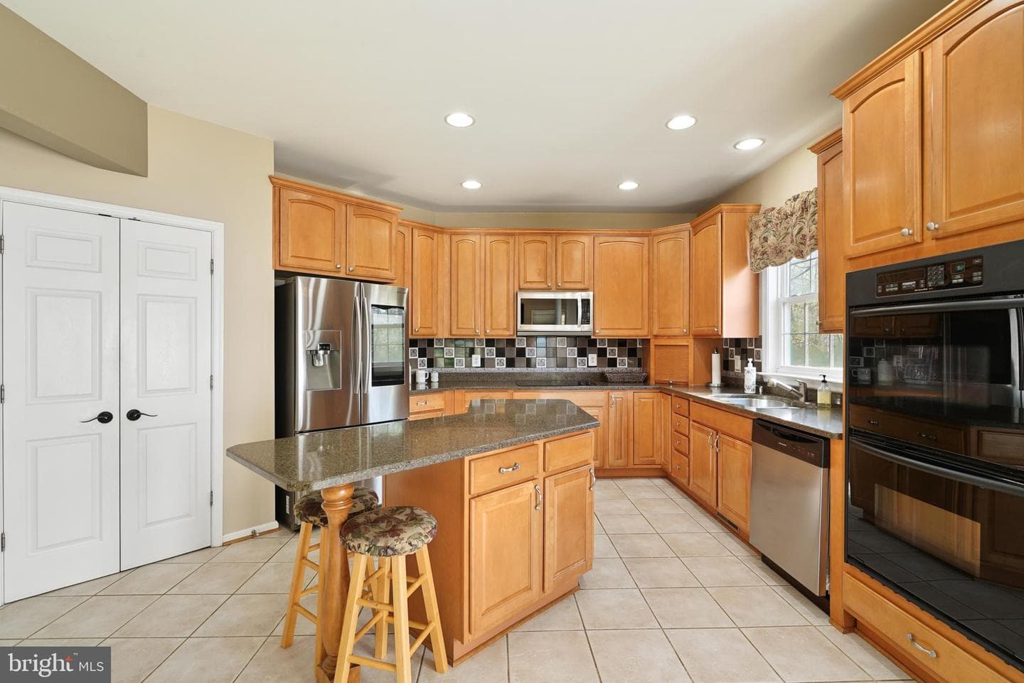 4900 Webfoot Court photo 6