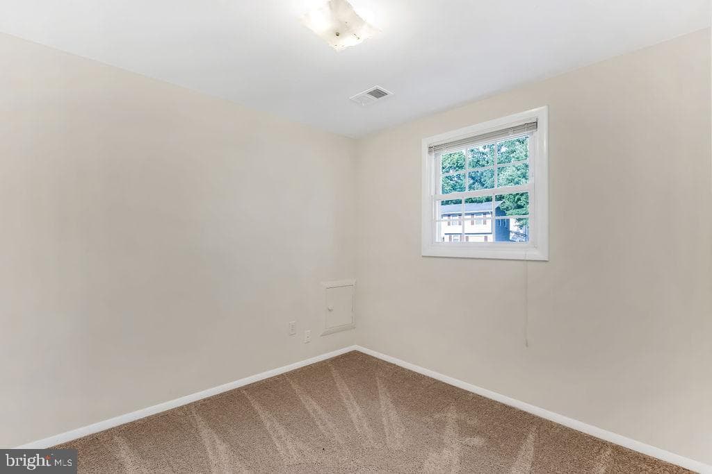 810 Kenyon Avenue photo 25