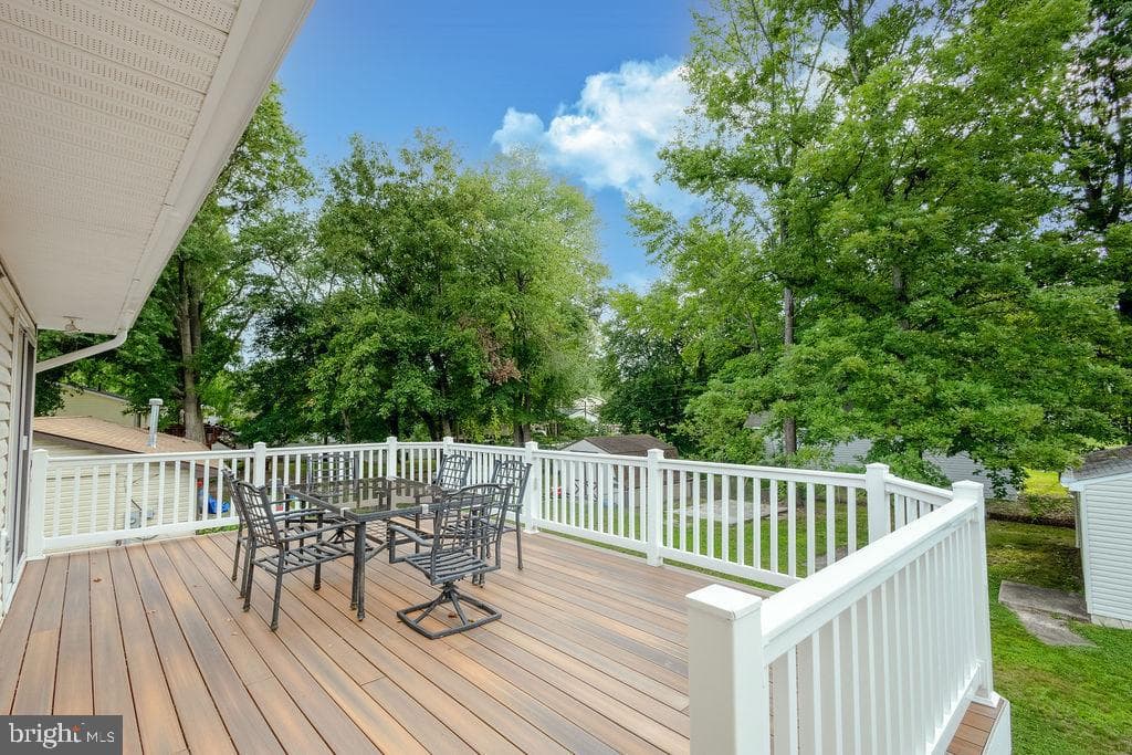 810 Kenyon Avenue photo 3