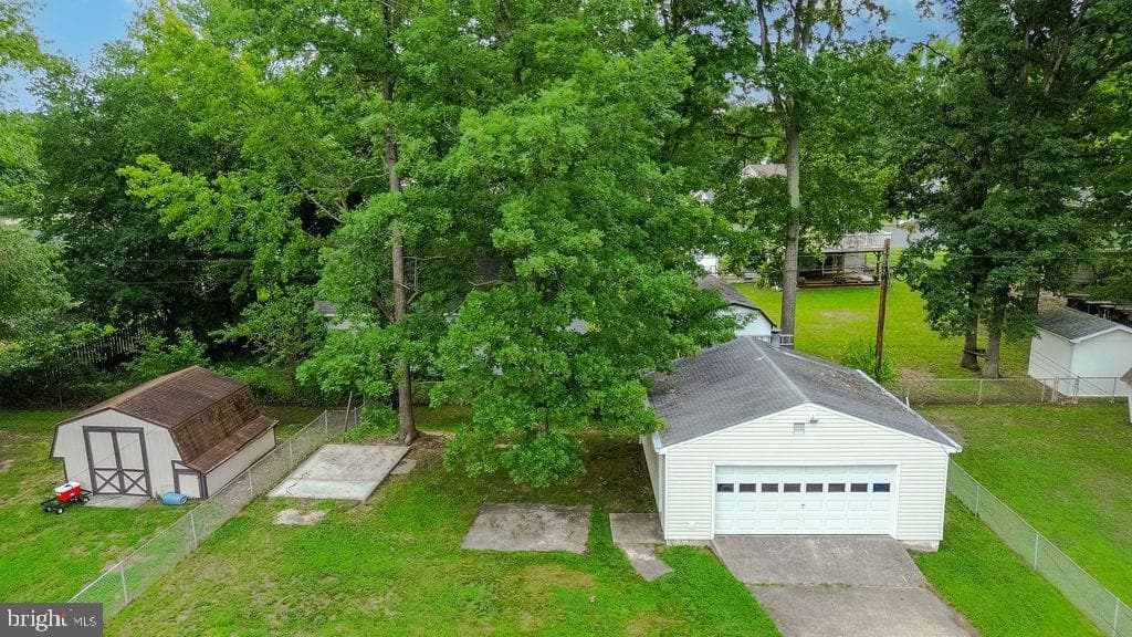 810 Kenyon Avenue photo 37