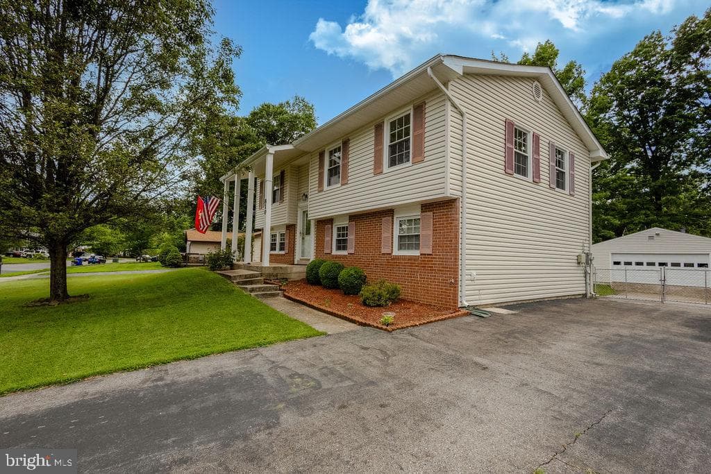 810 Kenyon Avenue photo 47