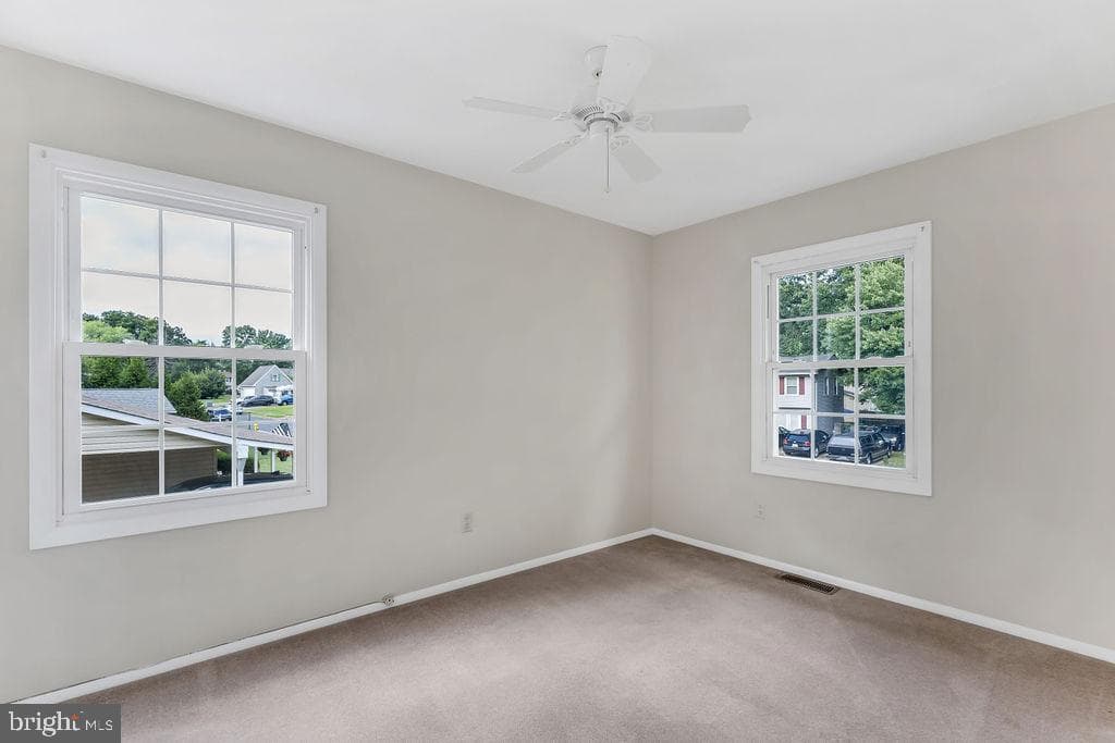 810 Kenyon Avenue photo 9