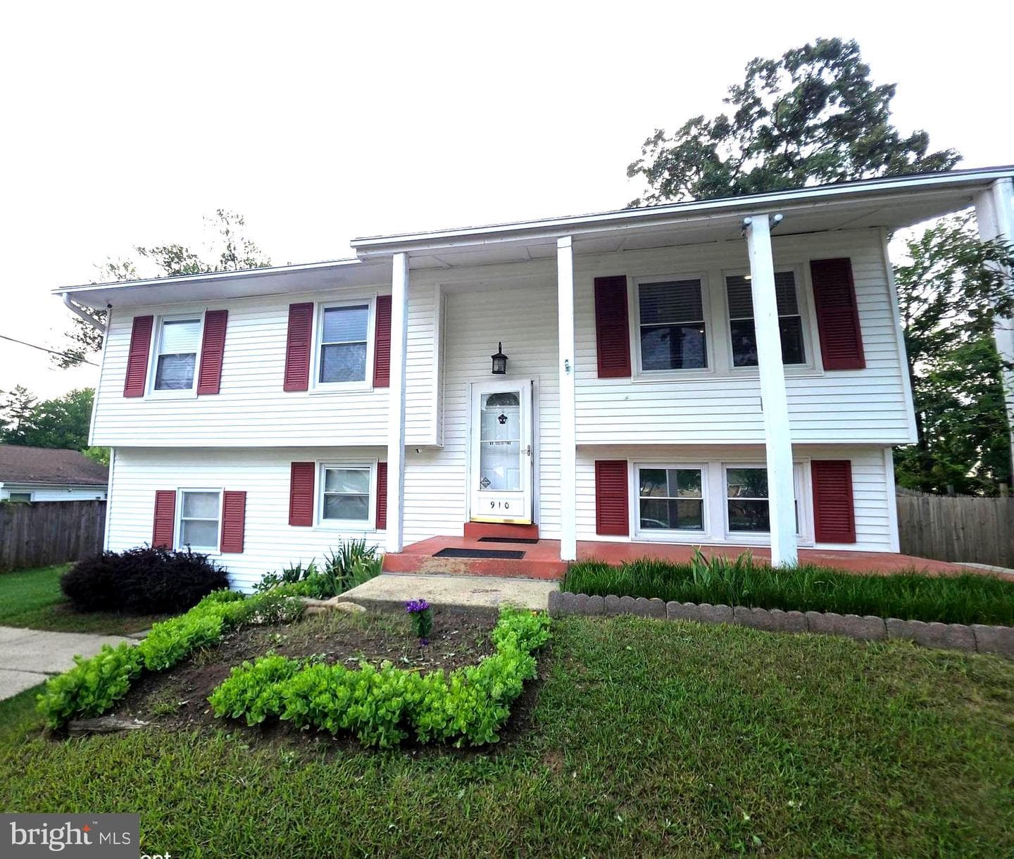 910 Mciver Drive photo 3