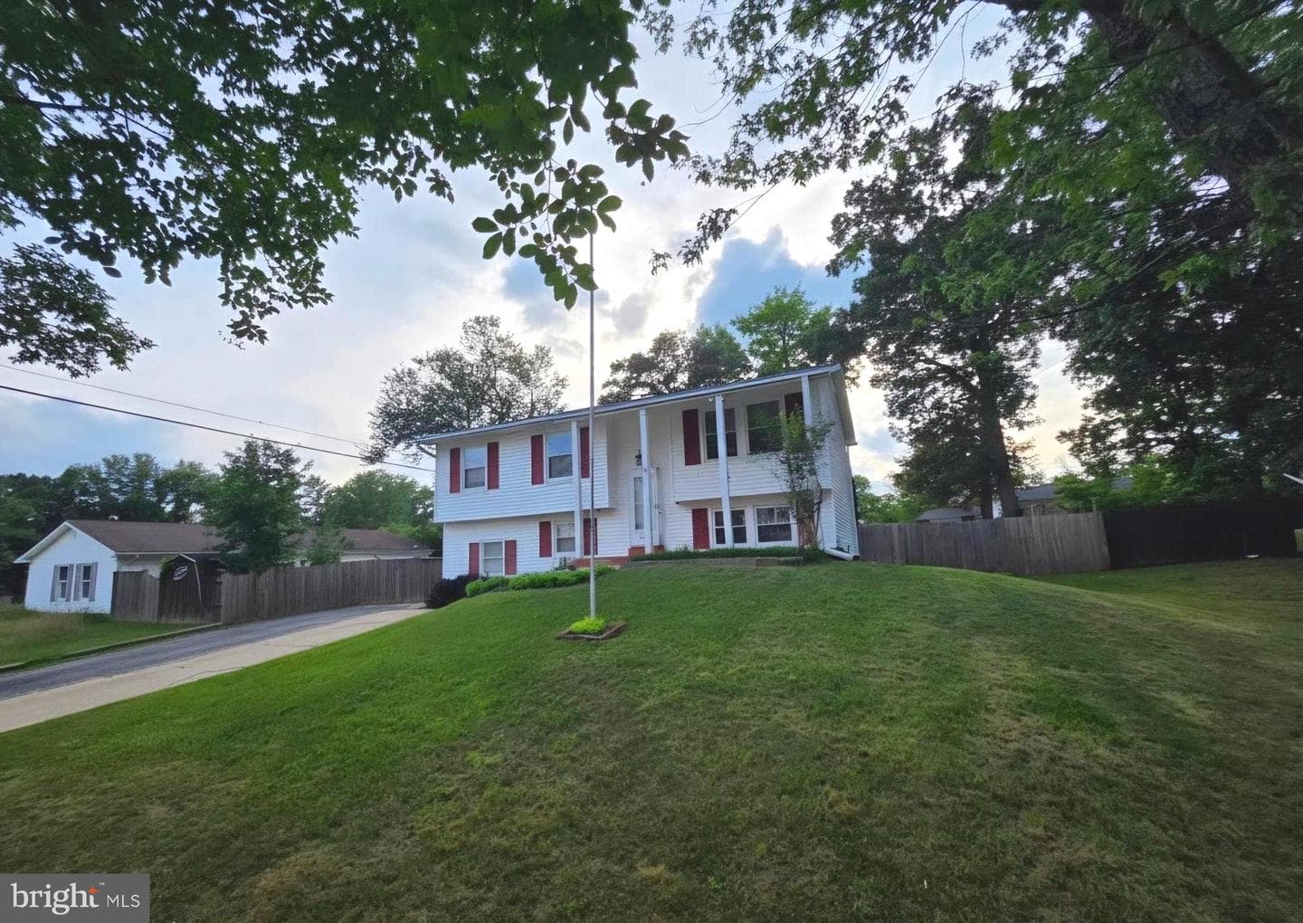 910 Mciver Drive photo 6