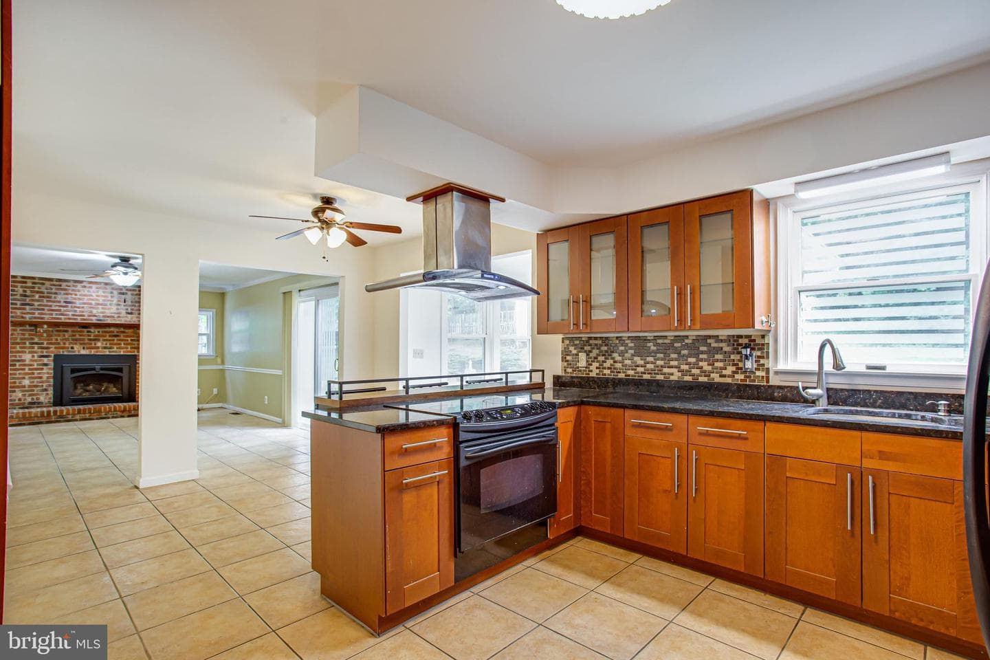 8212 Seven Pines Lane photo 4
