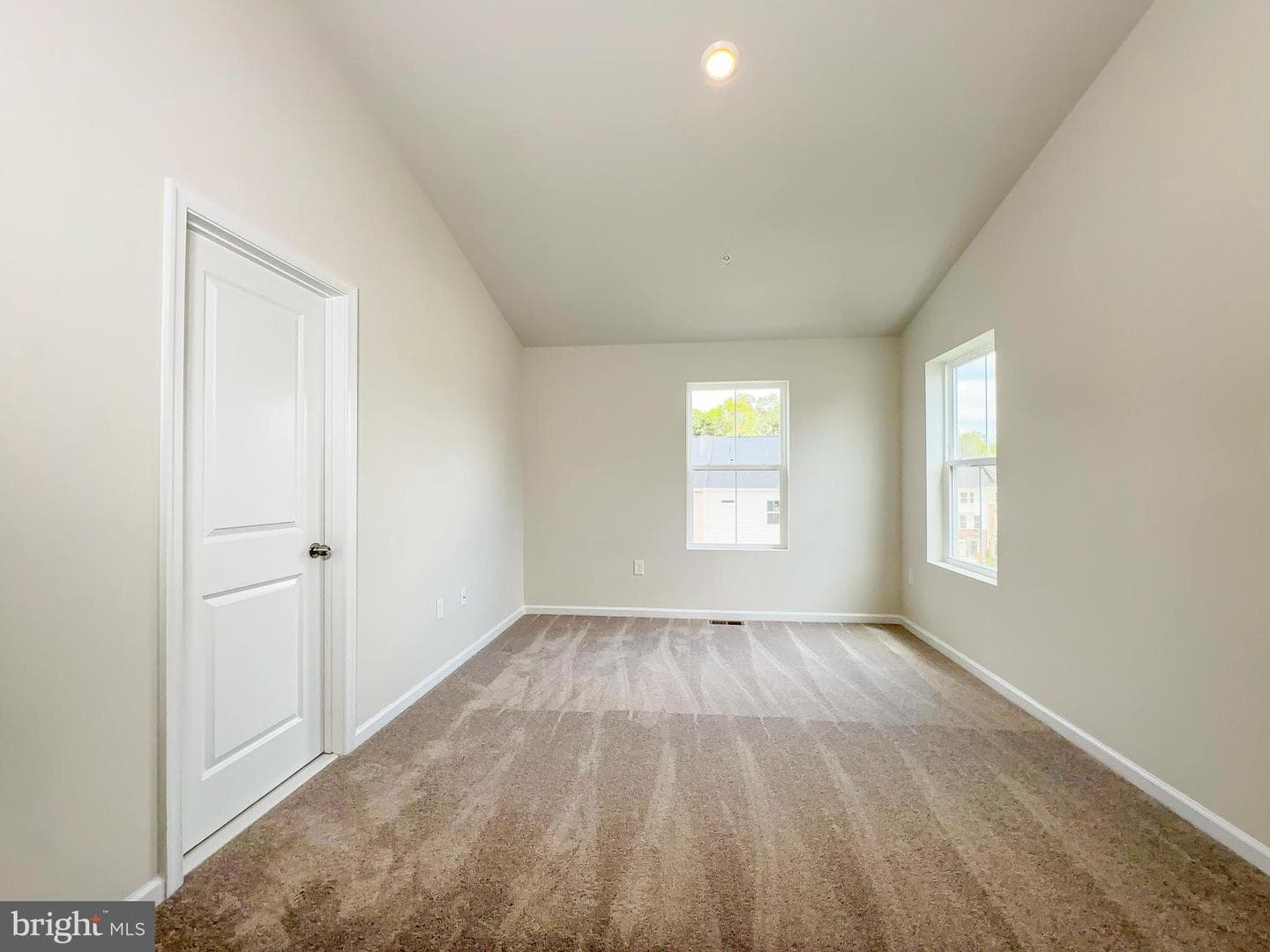 5568 Marksburg Pl photo 15