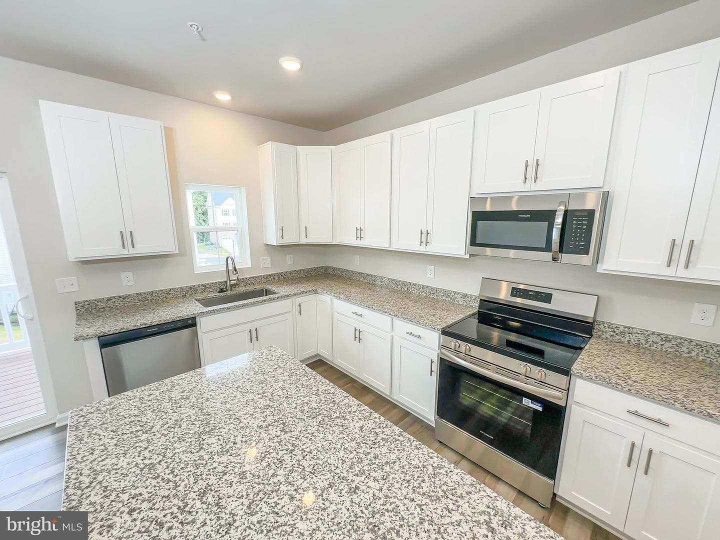5568 Marksburg Pl, White Plains