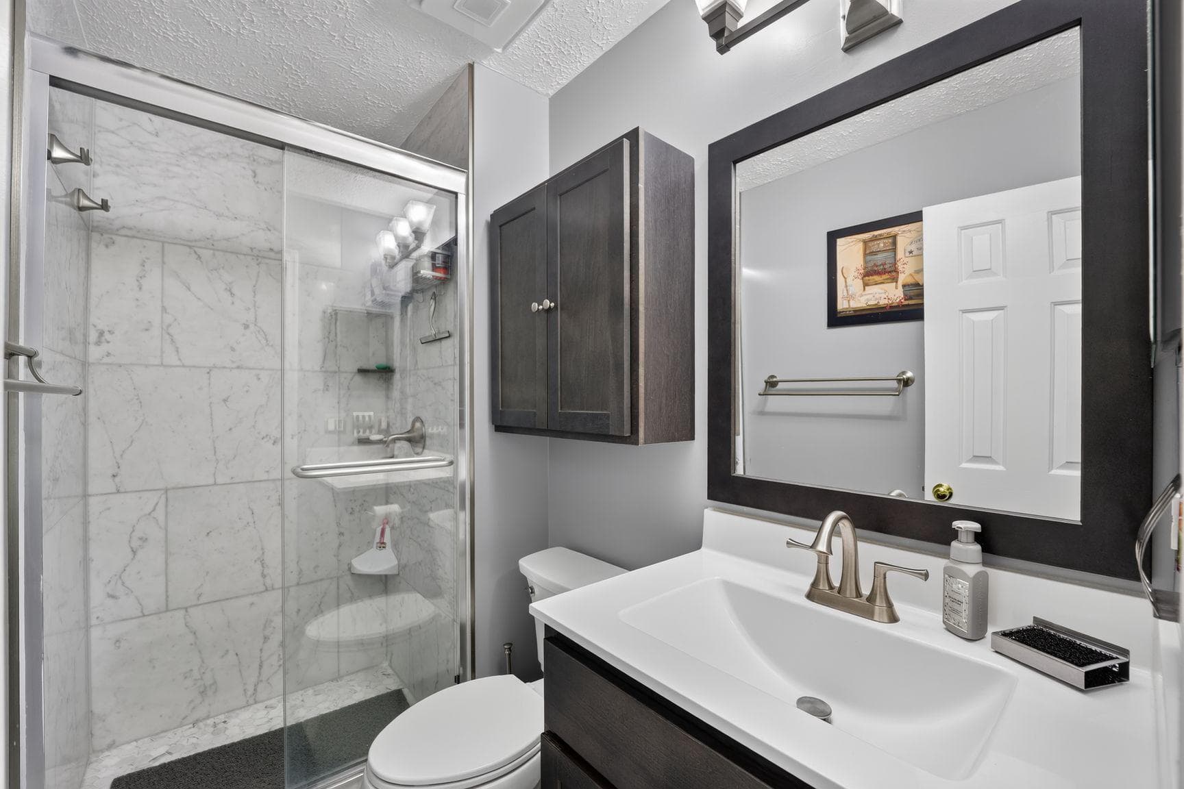 2526 Regal Place photo 9
