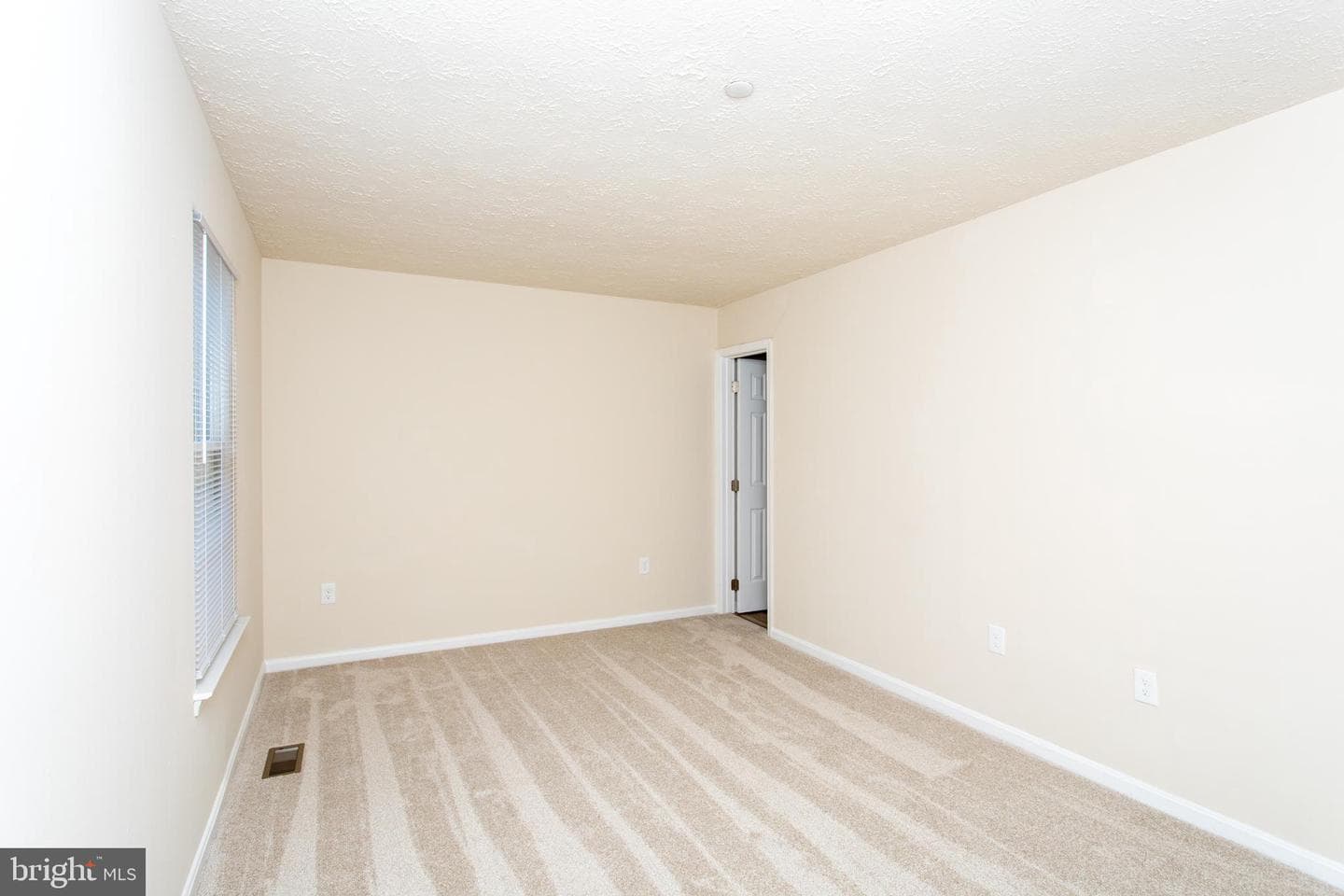 2533 Regal Place photo 24