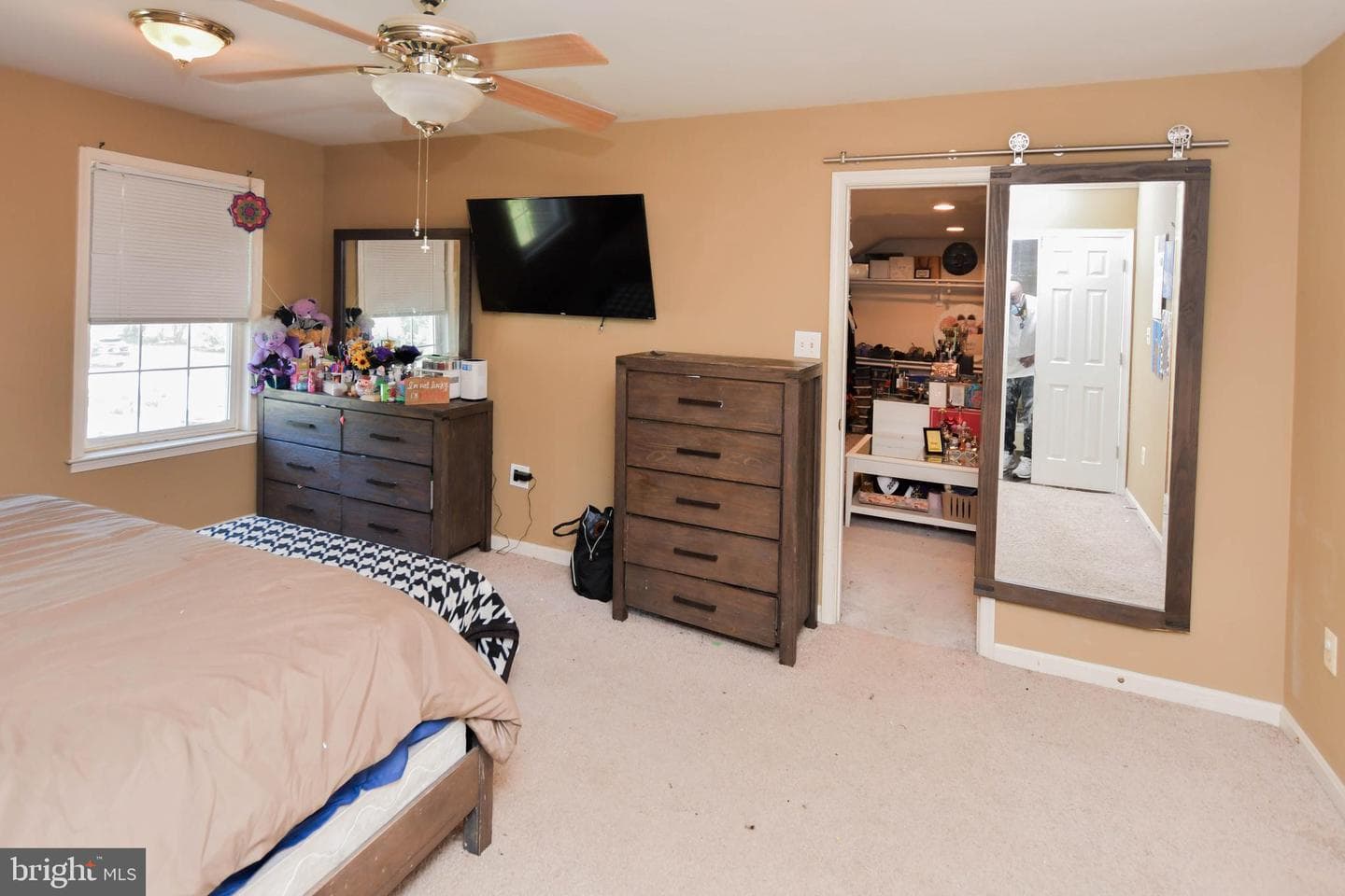 2406 Berry Thicket Court photo 8