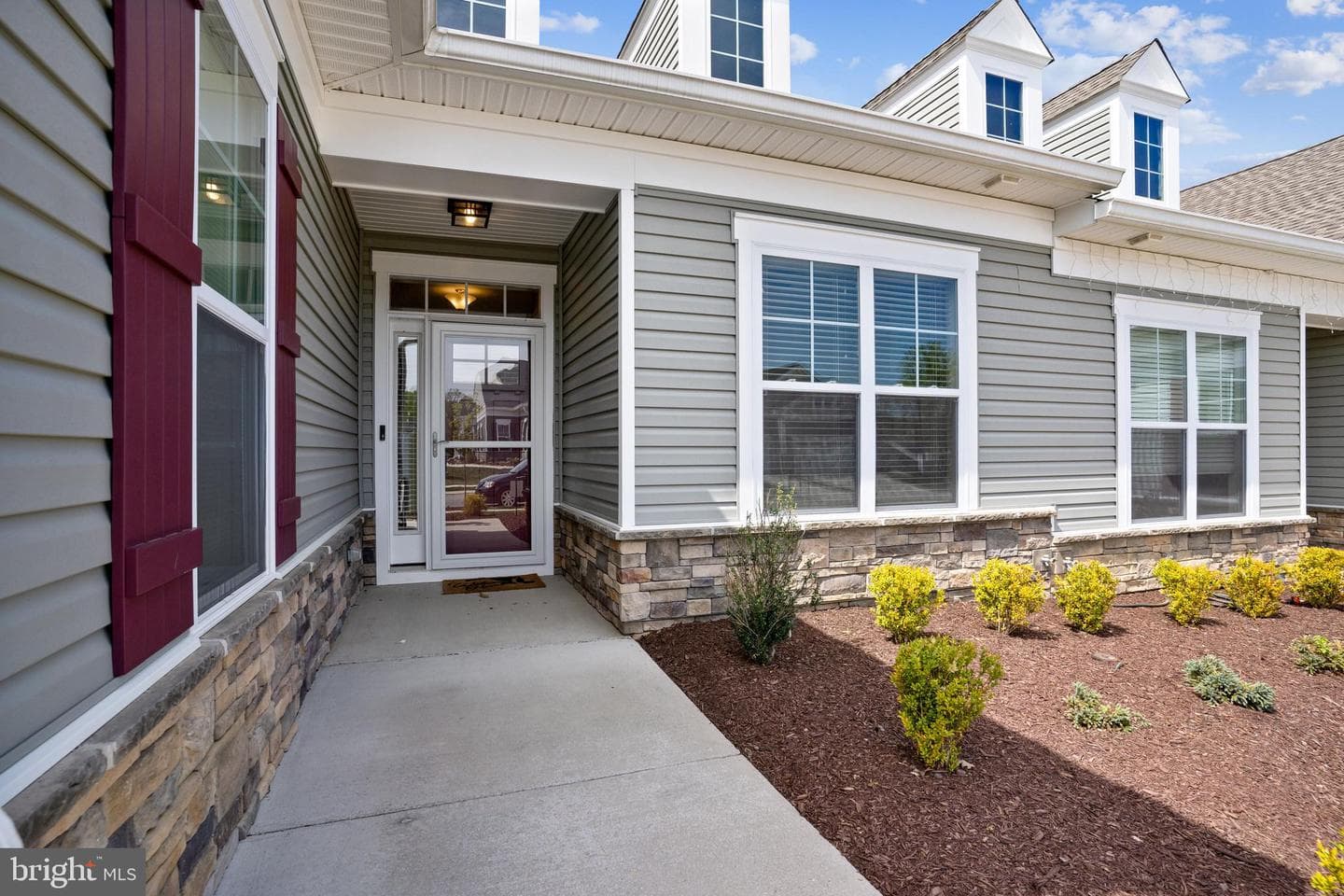 100 Camden Circle photo 13