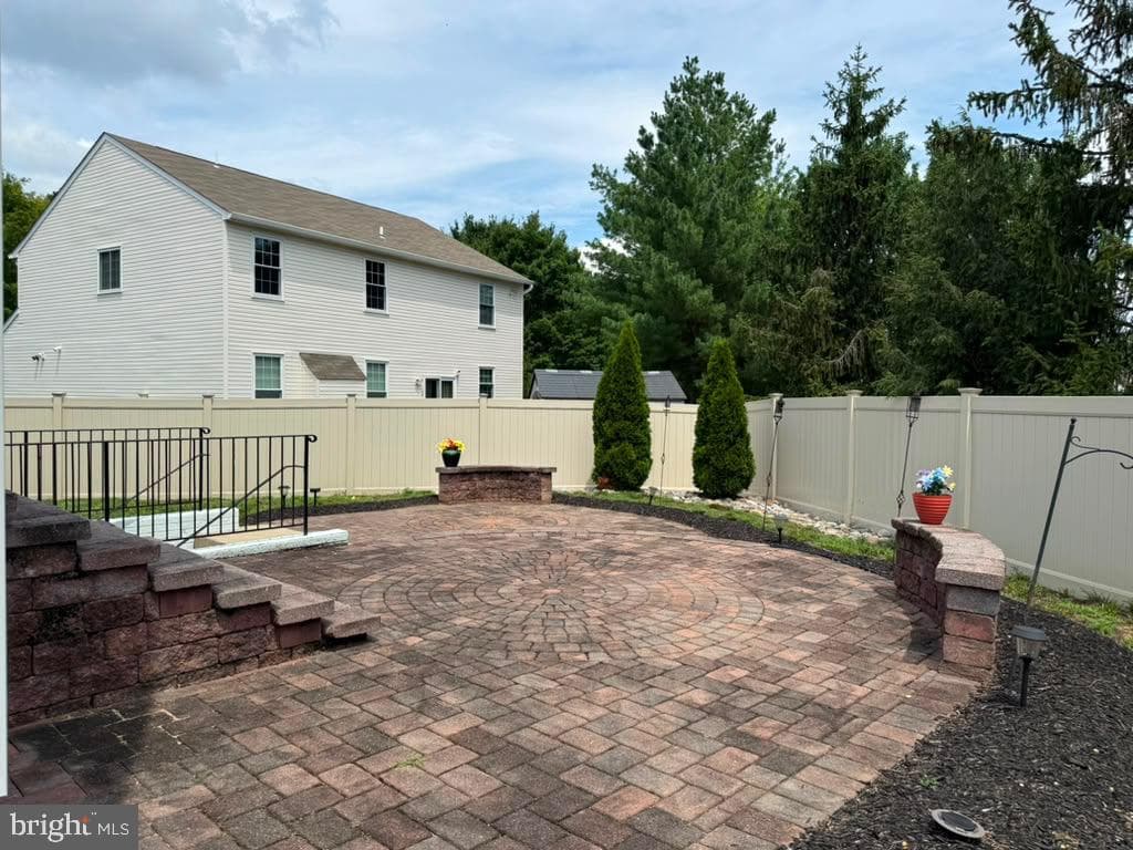 2372 Albany Way photo 3