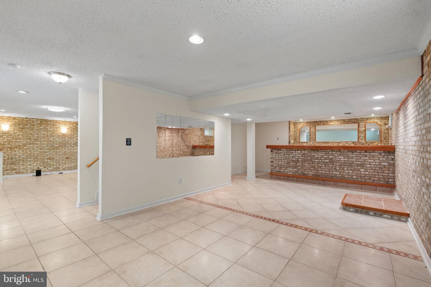 2372 Albany Way photo 38