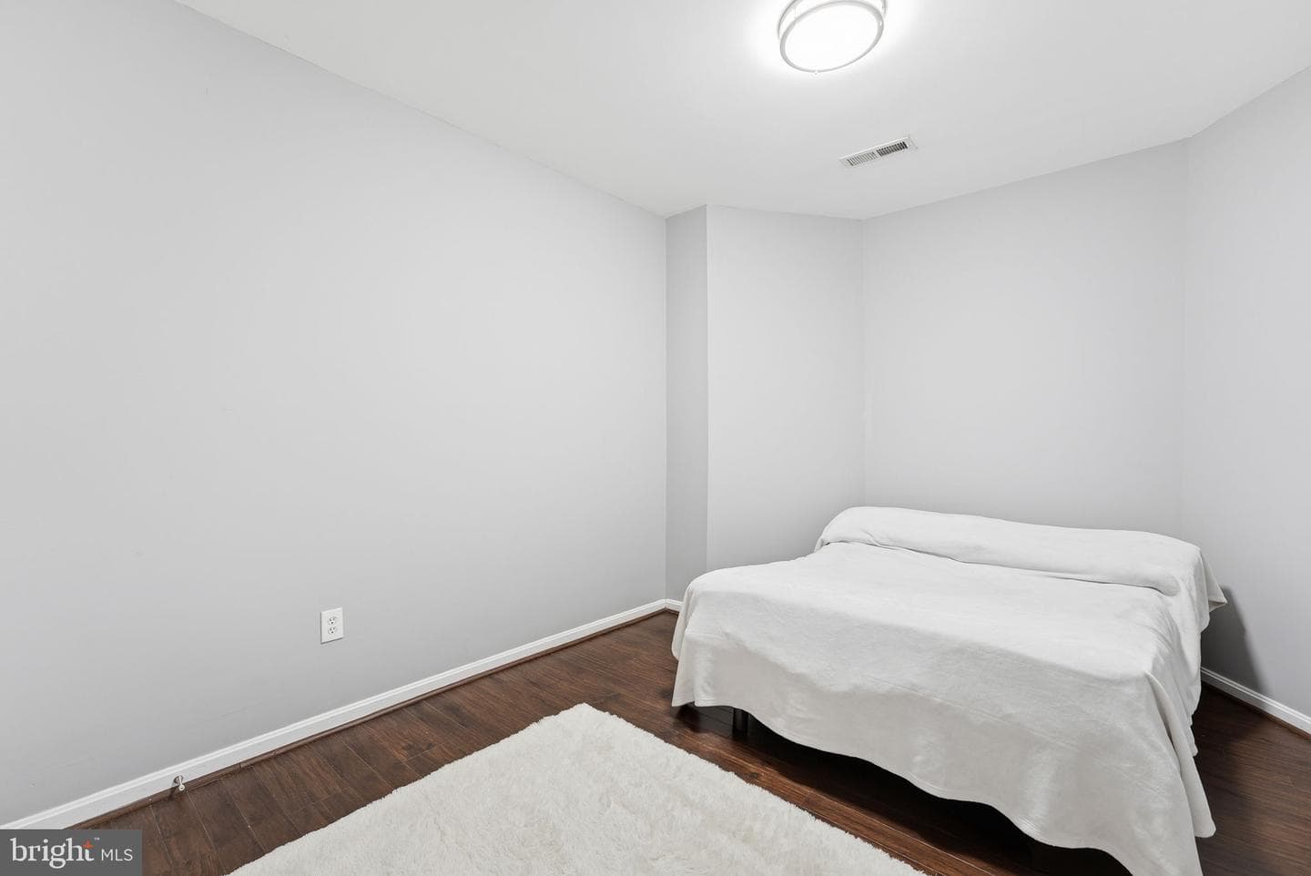 1 Rivers Edge Terrace photo 32