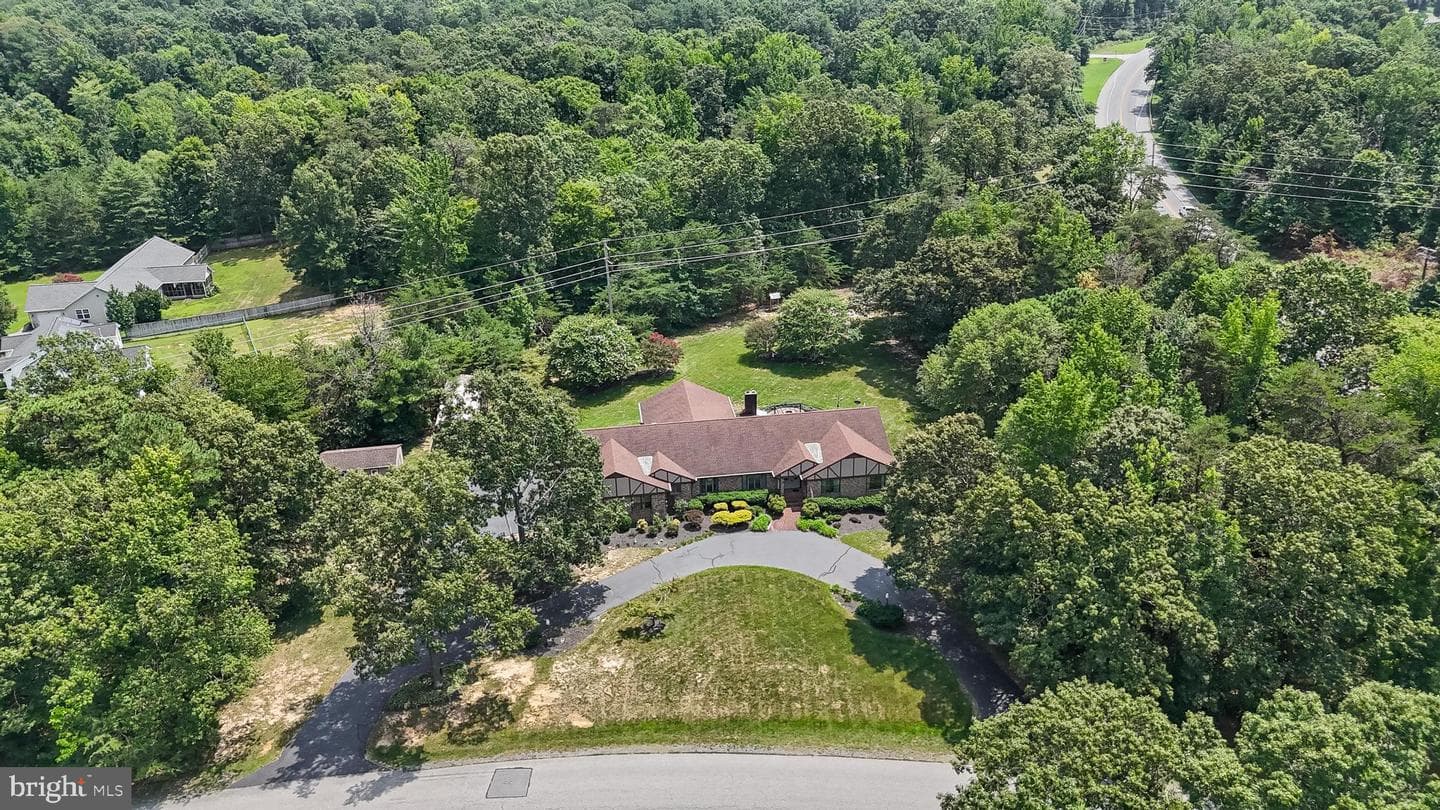 10555 Prince Charles Drive photo 8