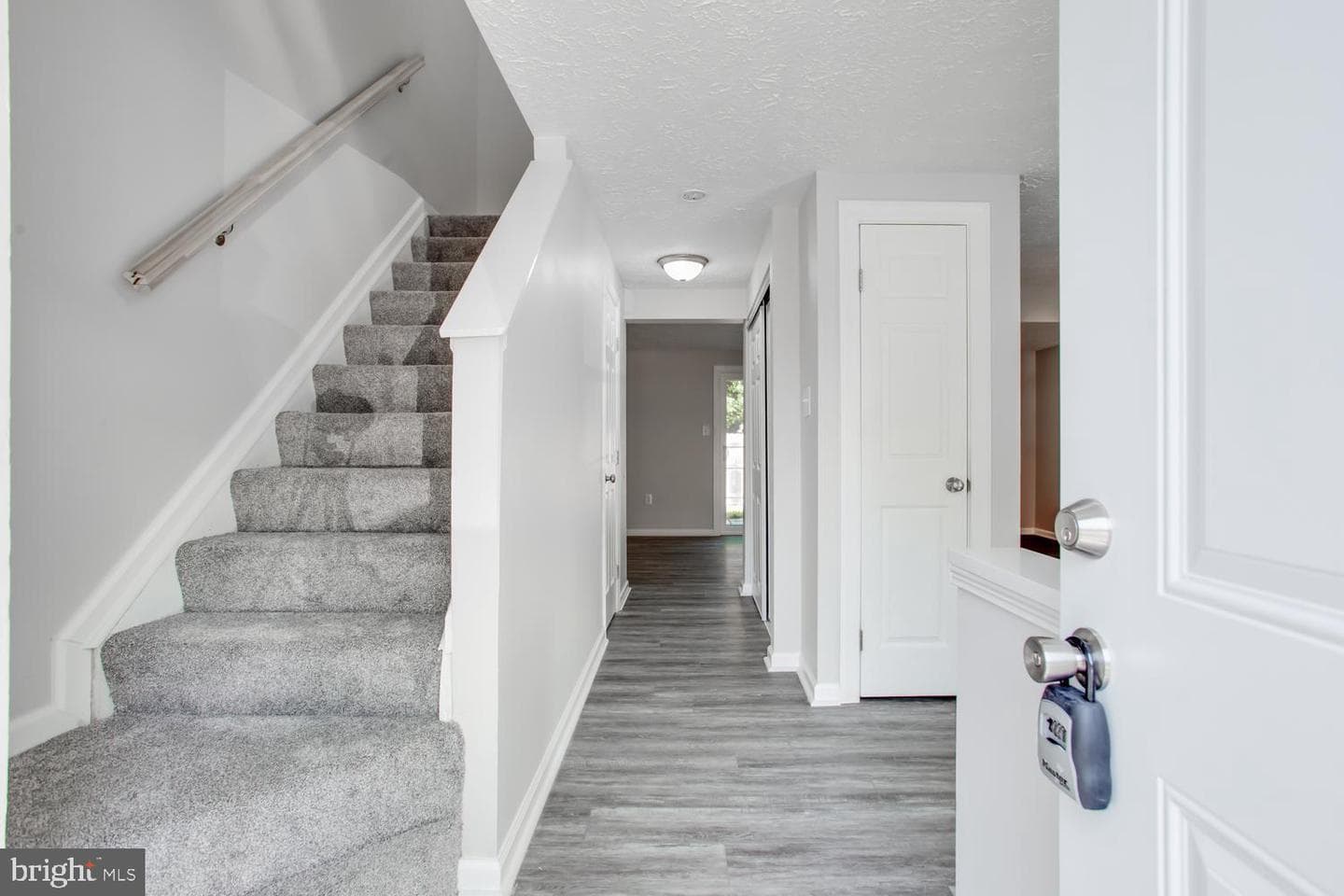1557 Pin Oak Drive photo 3