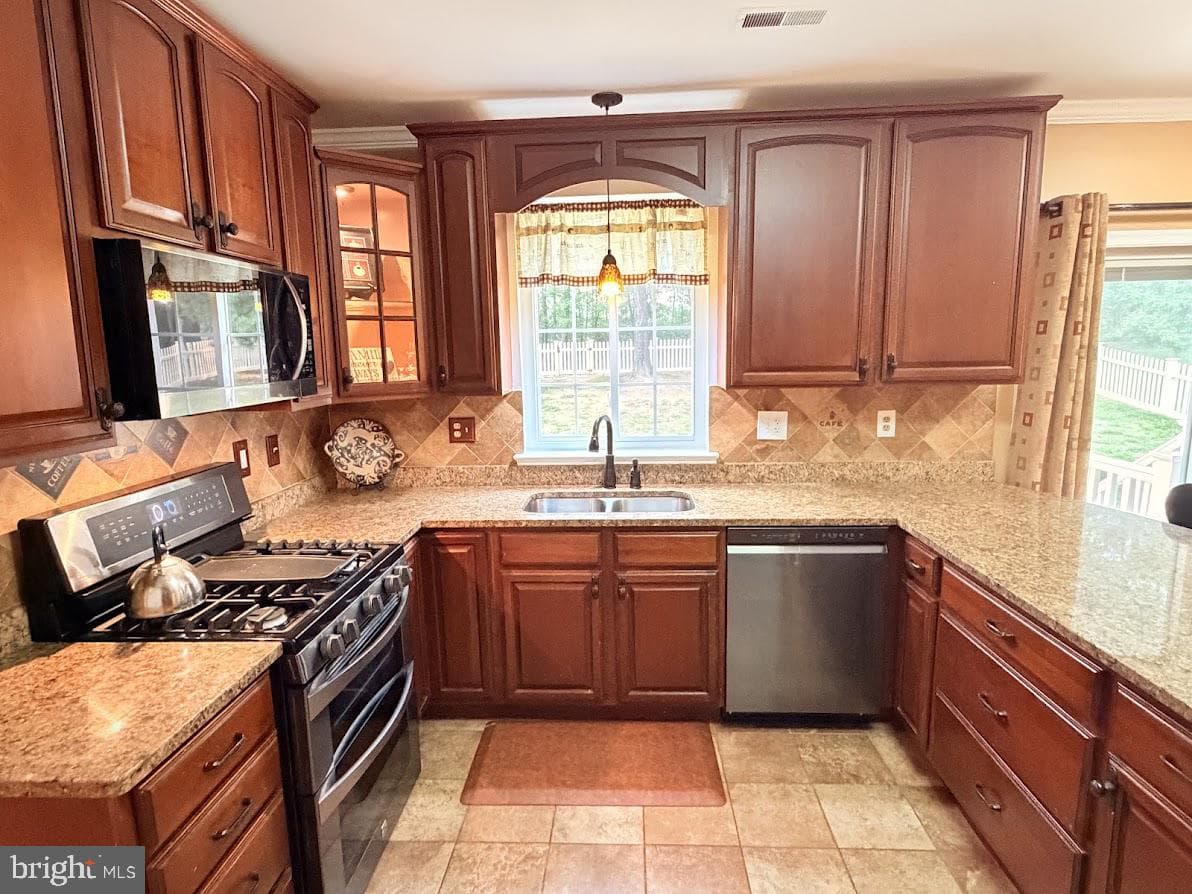 2148 Cedar Tree Lane photo 17