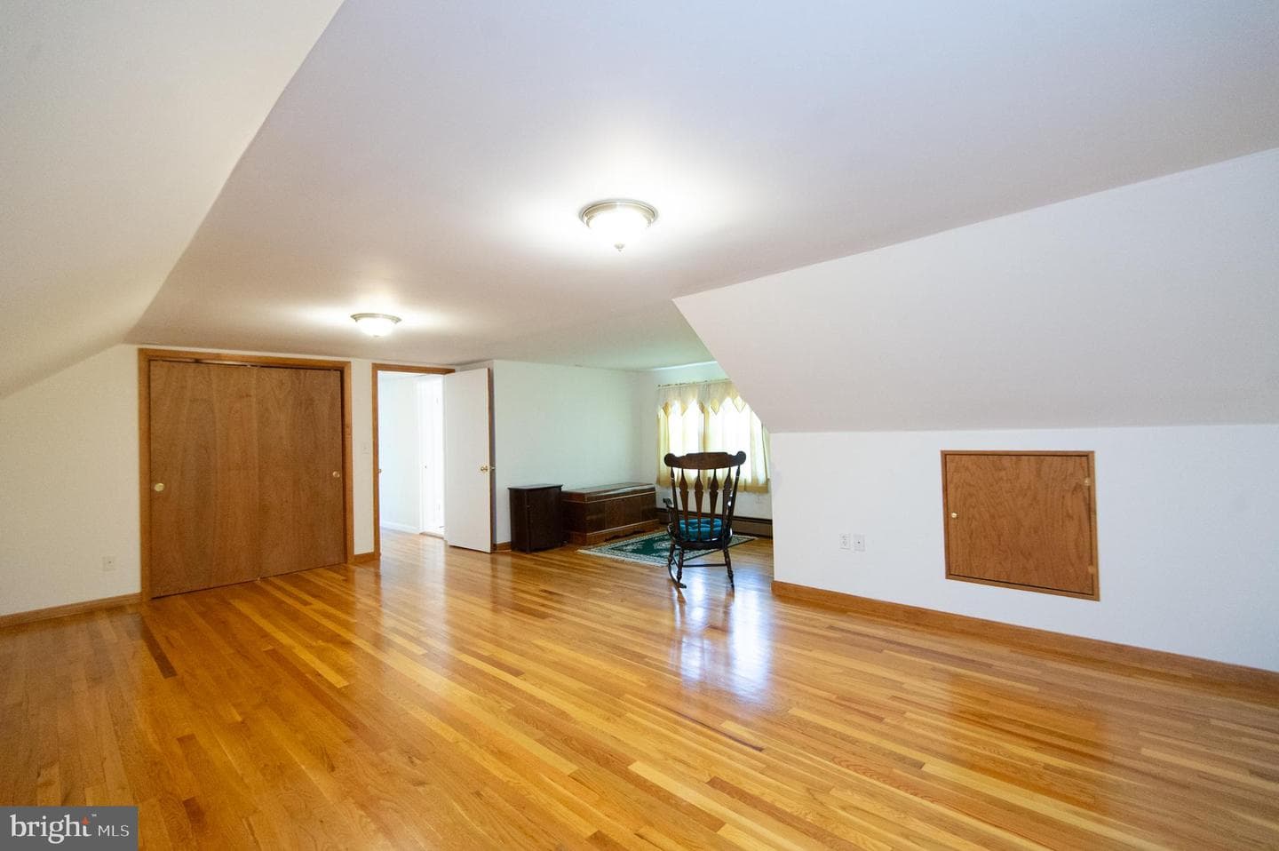 8 W Liberty Street photo 27